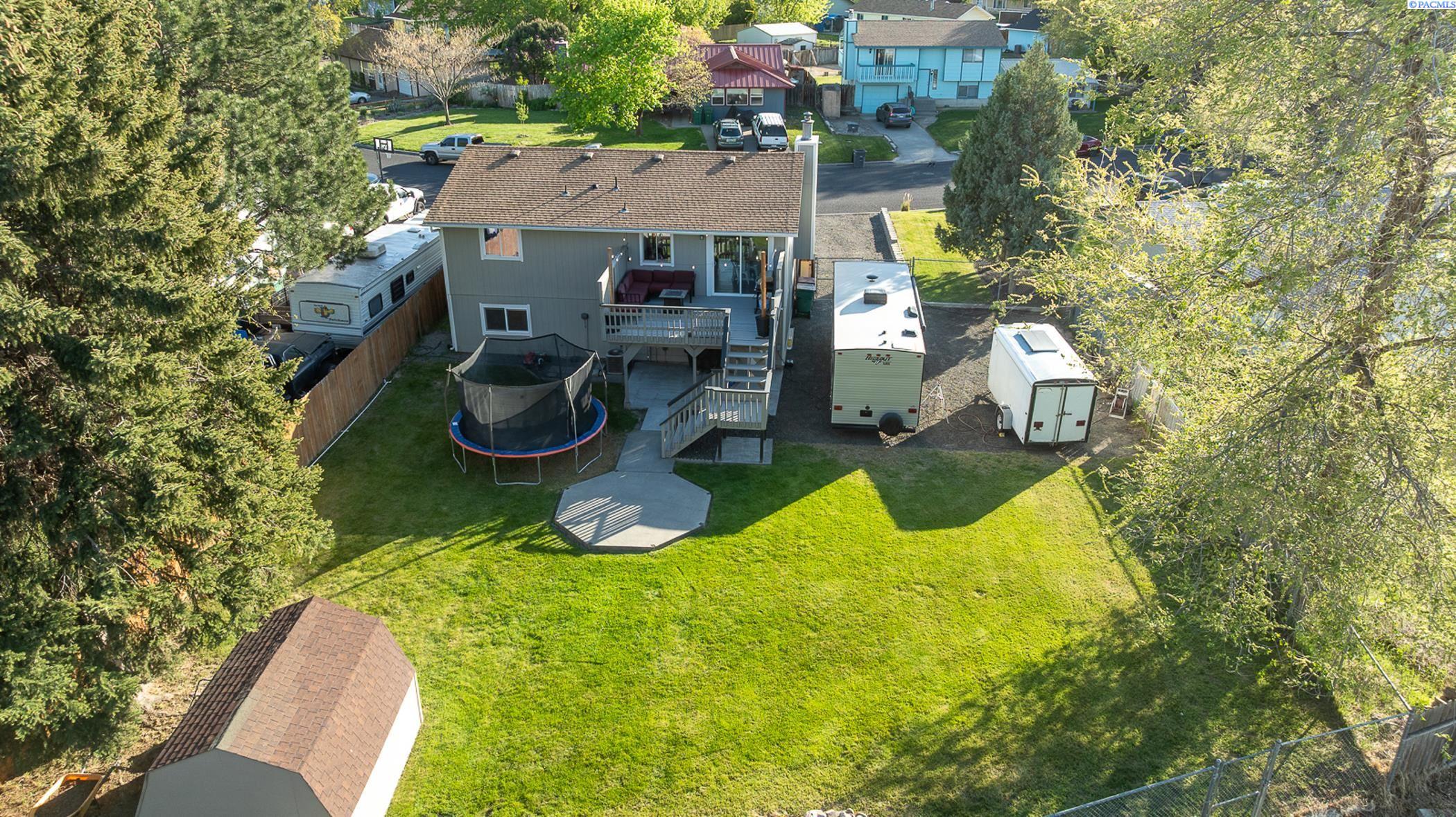 800 W 40th Pl