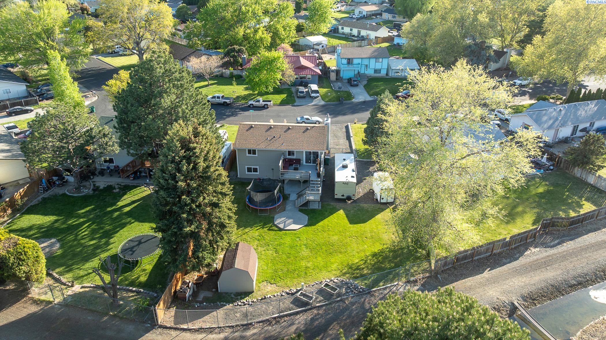 800 W 40th Pl