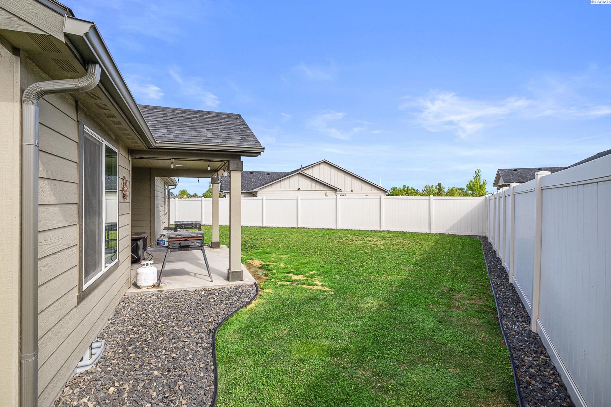 3870 Curtis Dr