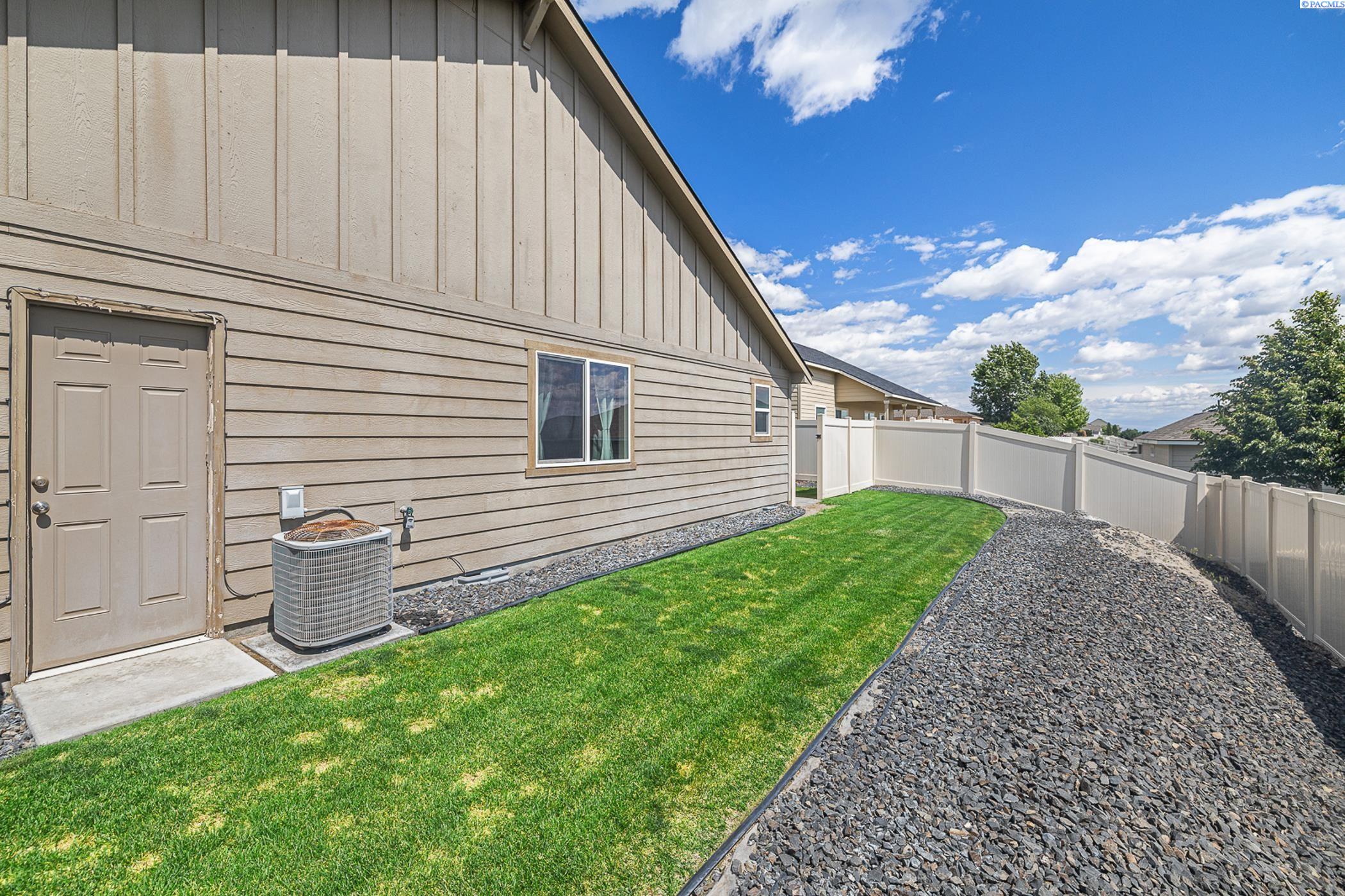 3313 Aqueduct Lane