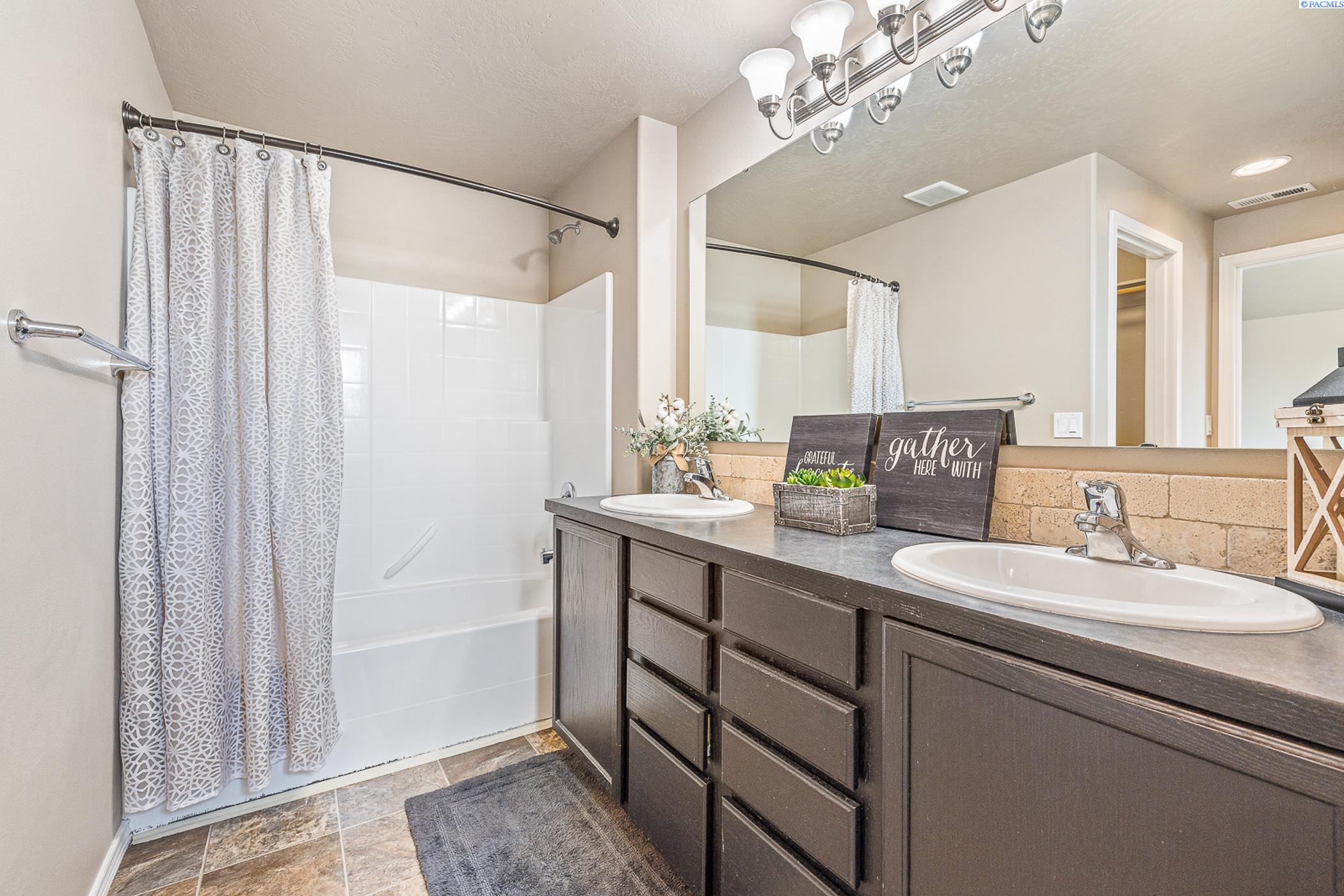 3313 Aqueduct Lane
