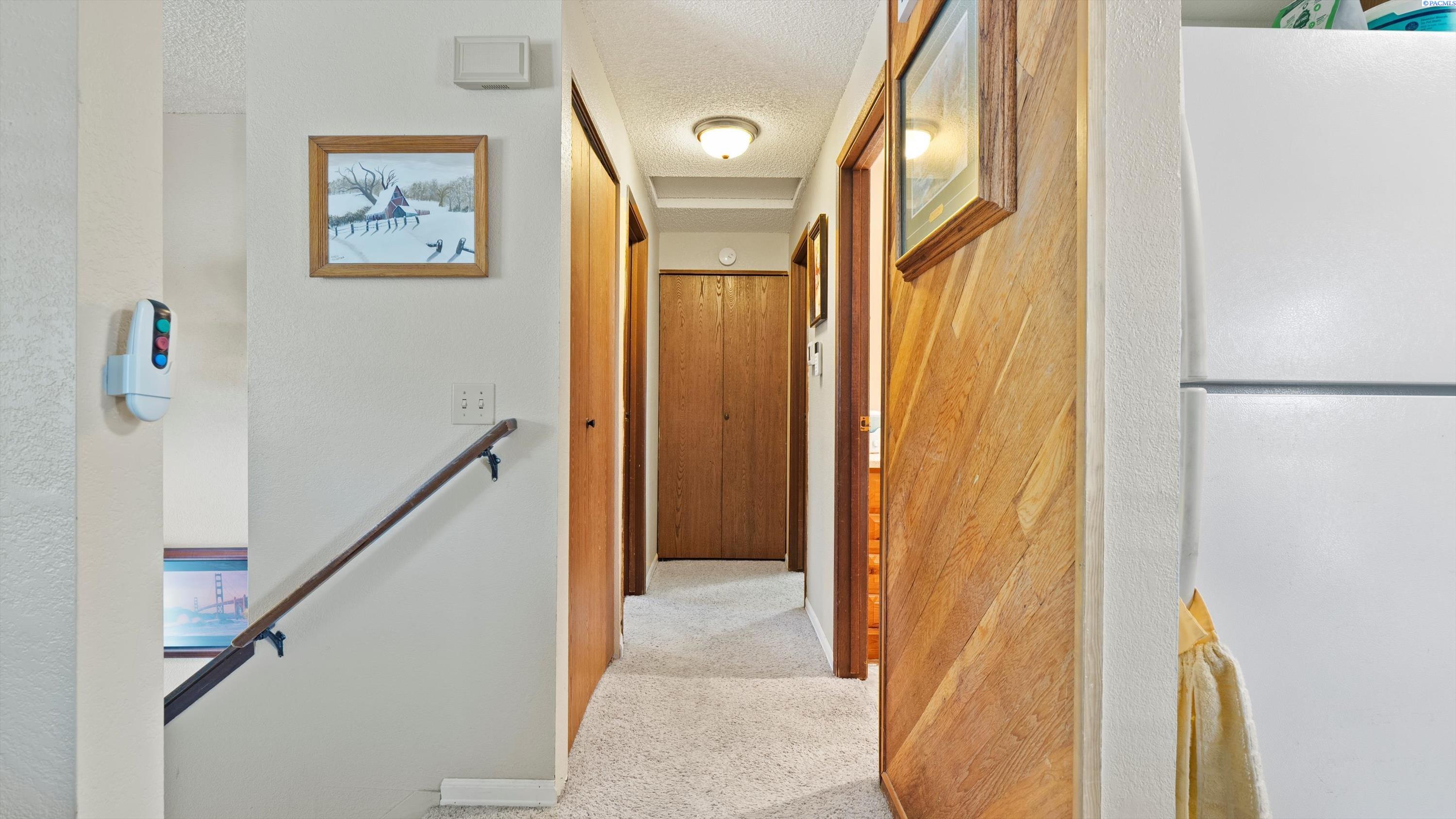 805 W 44th Place