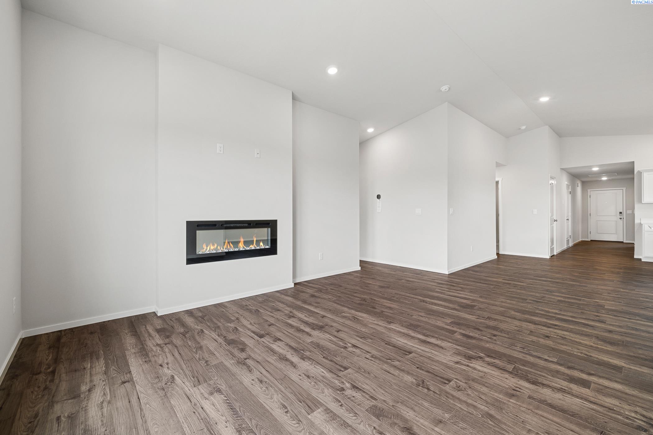 11313 Dunsmuir