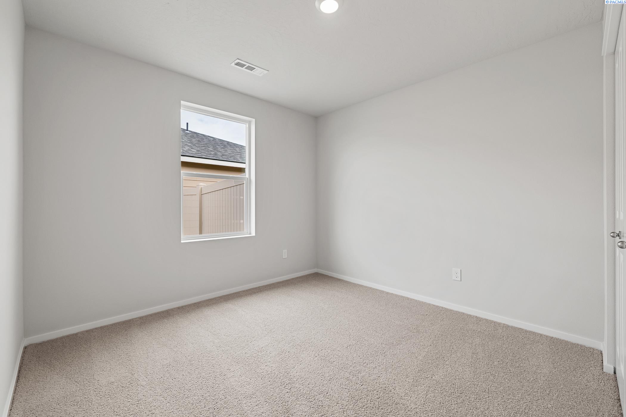 11313 Dunsmuir