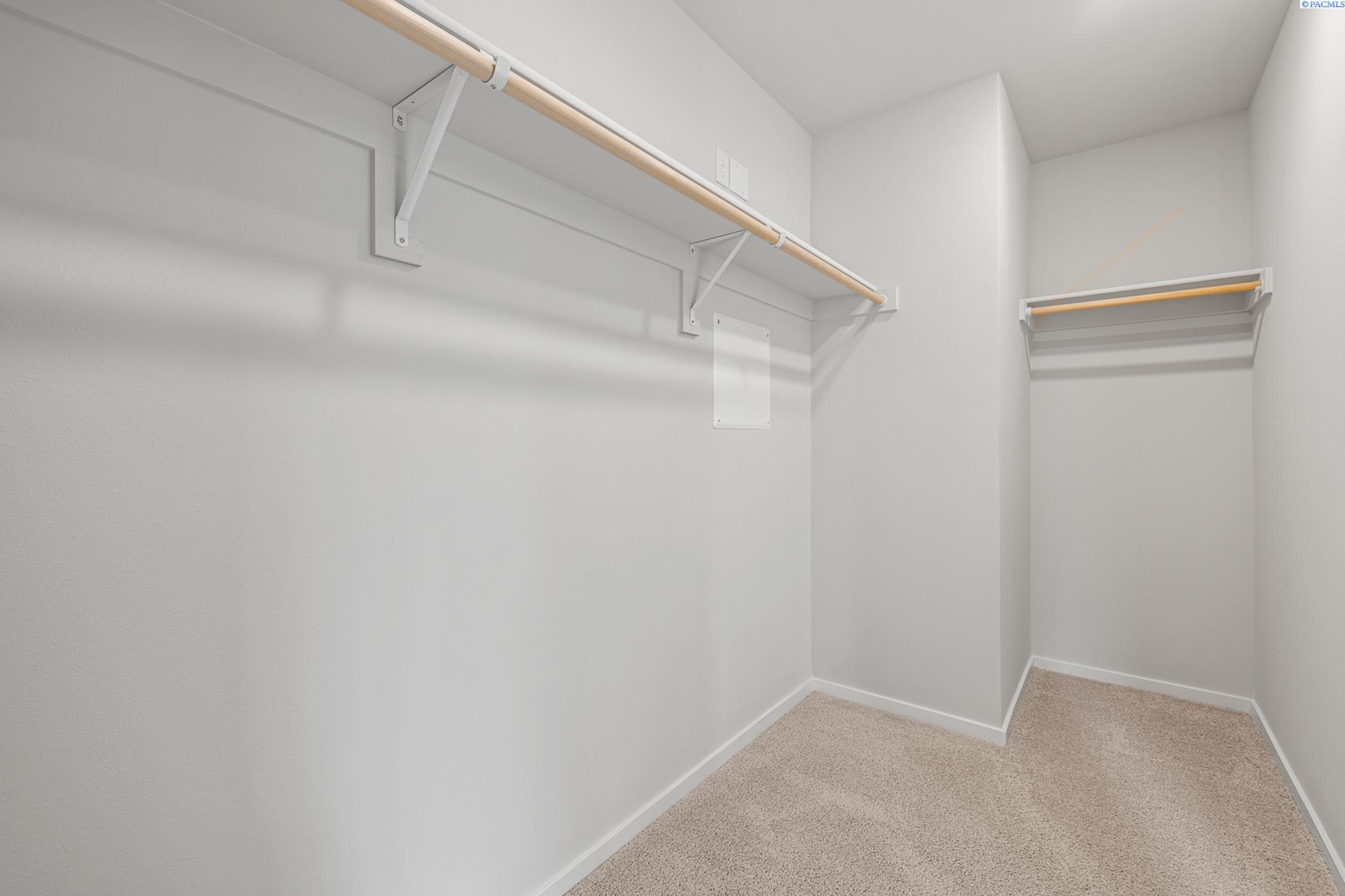 11313 Dunsmuir