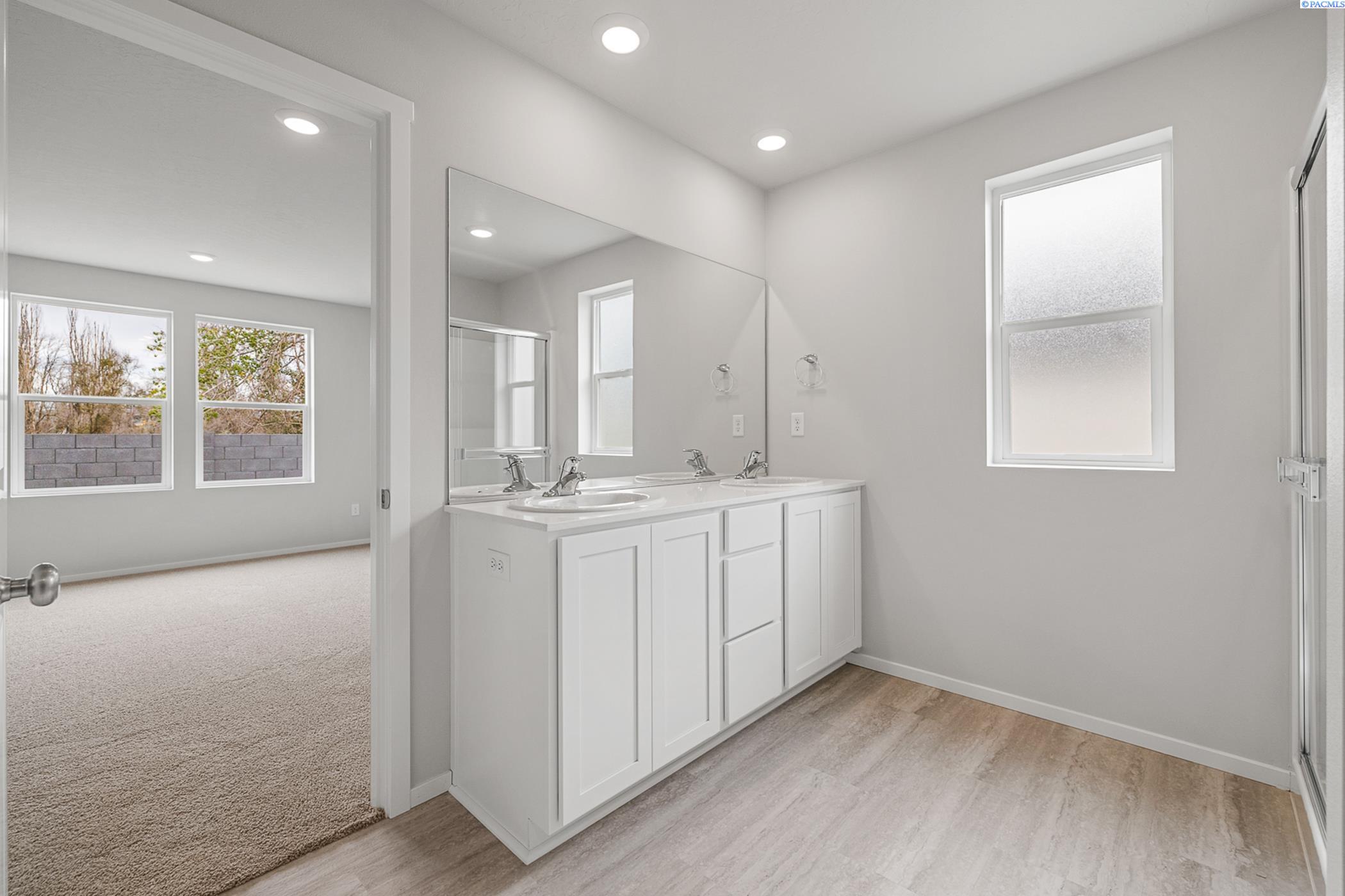 11313 Dunsmuir