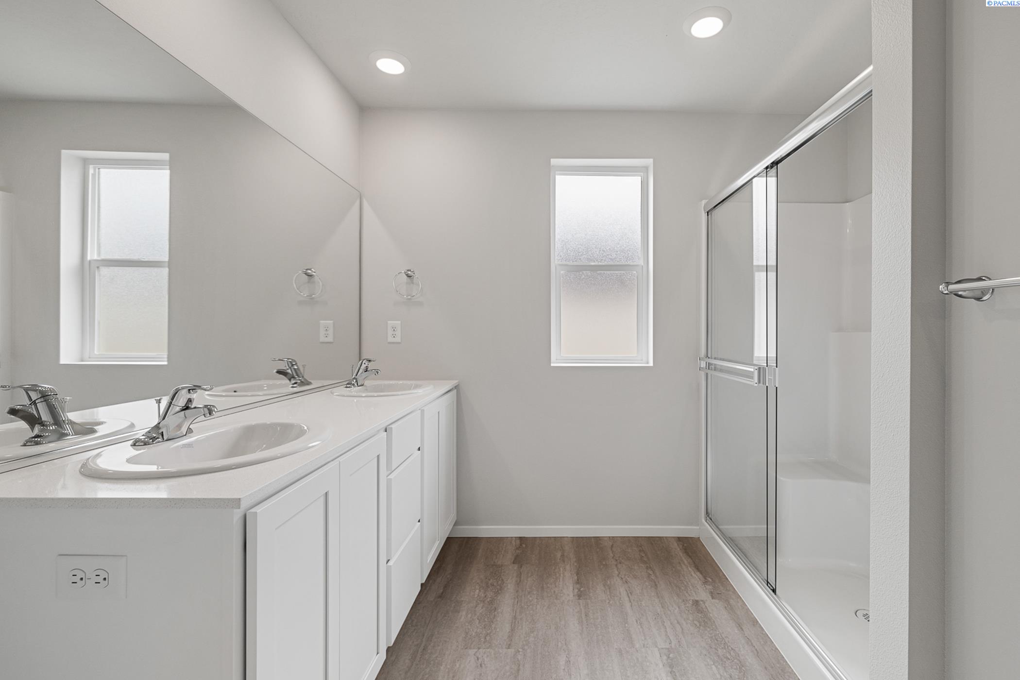 11313 Dunsmuir
