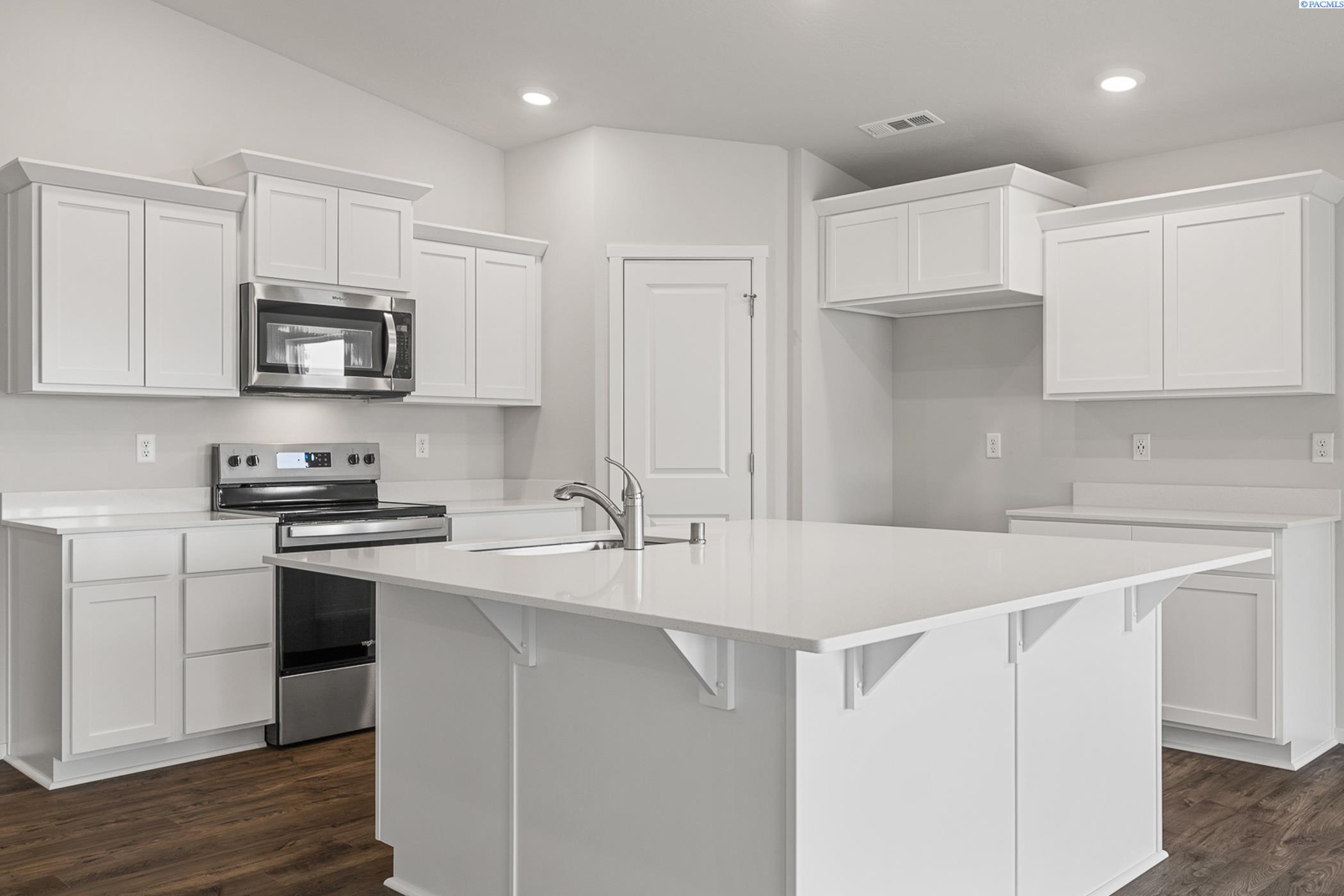 11313 Dunsmuir