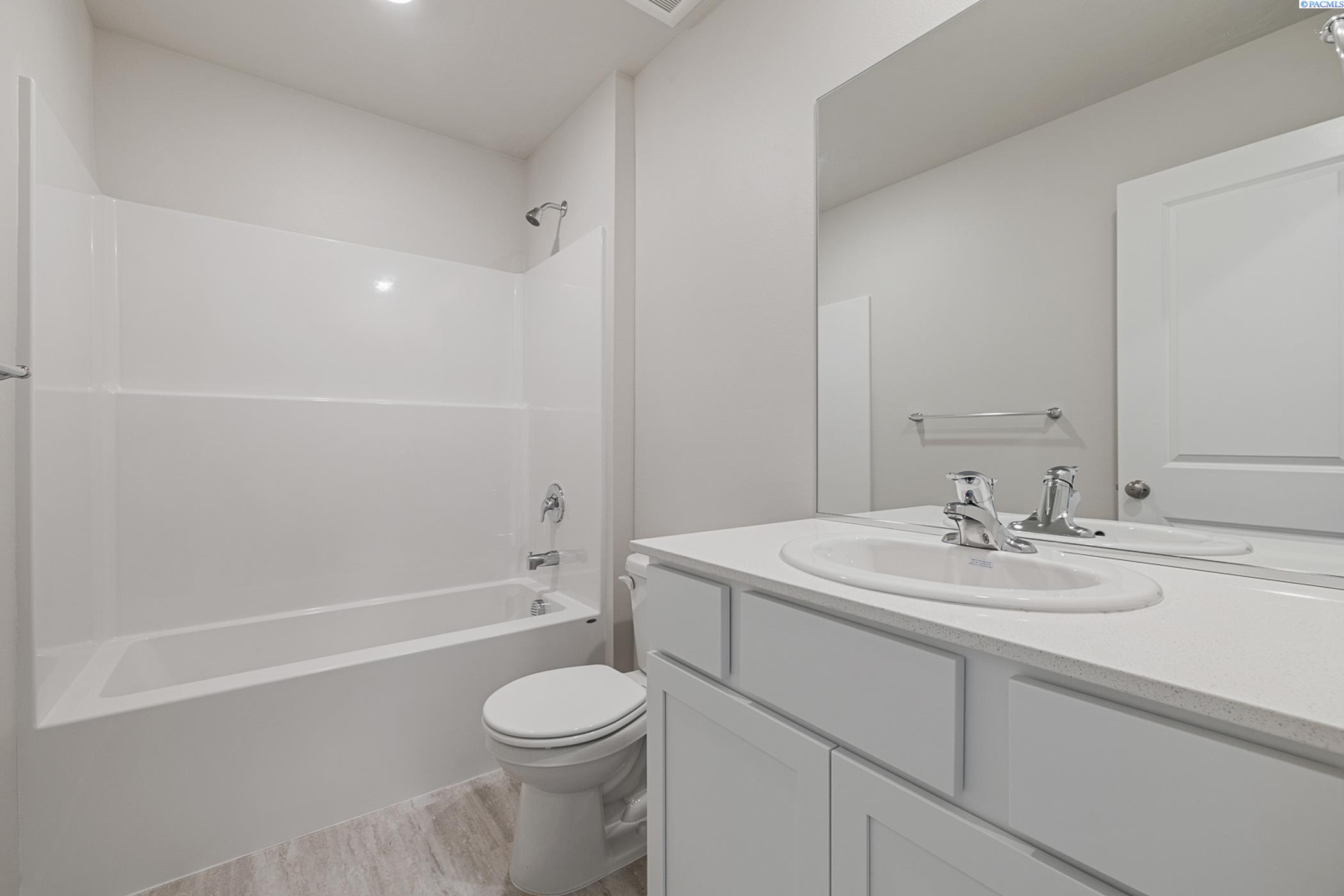 11313 Dunsmuir