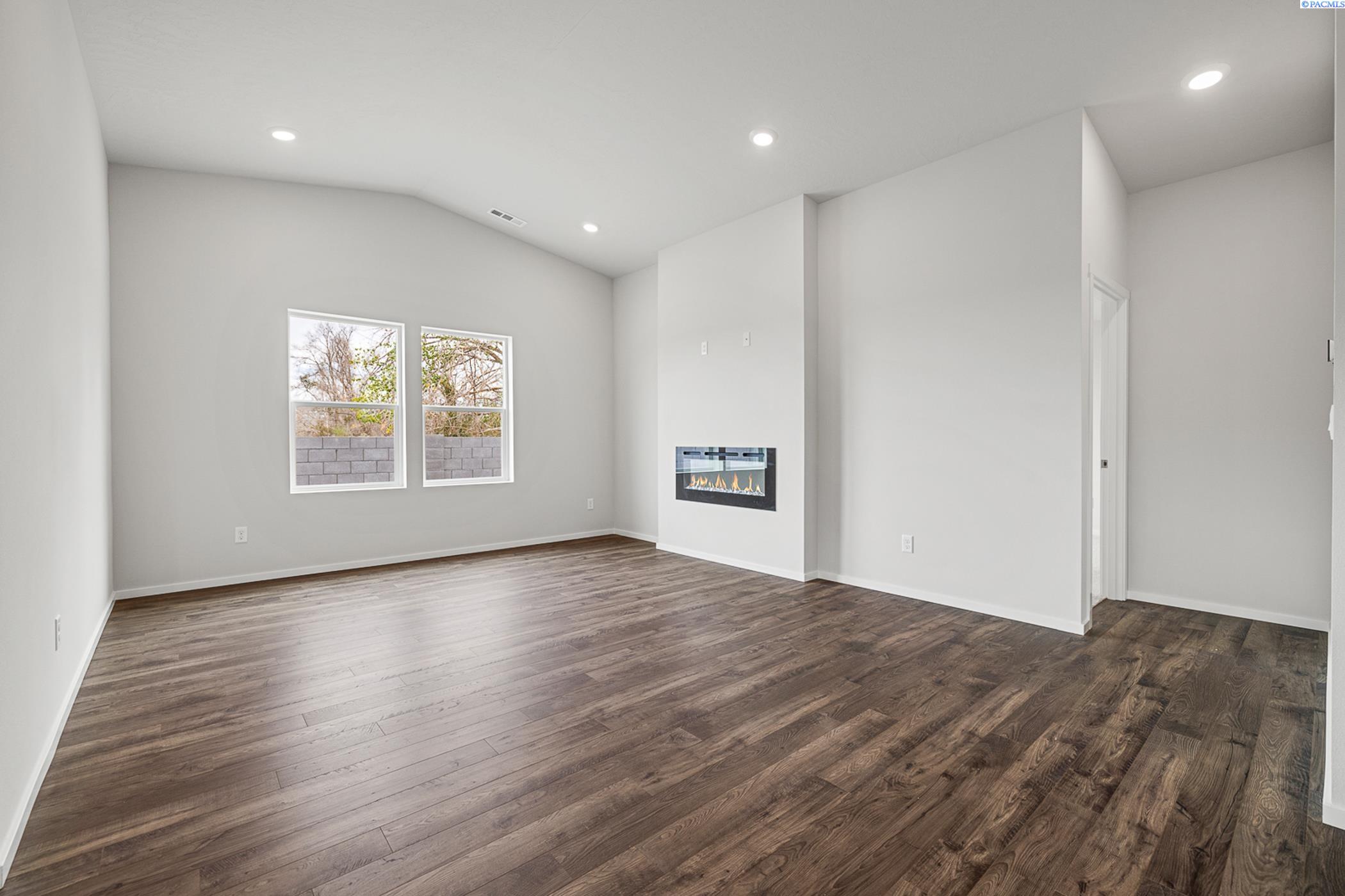 11313 Dunsmuir
