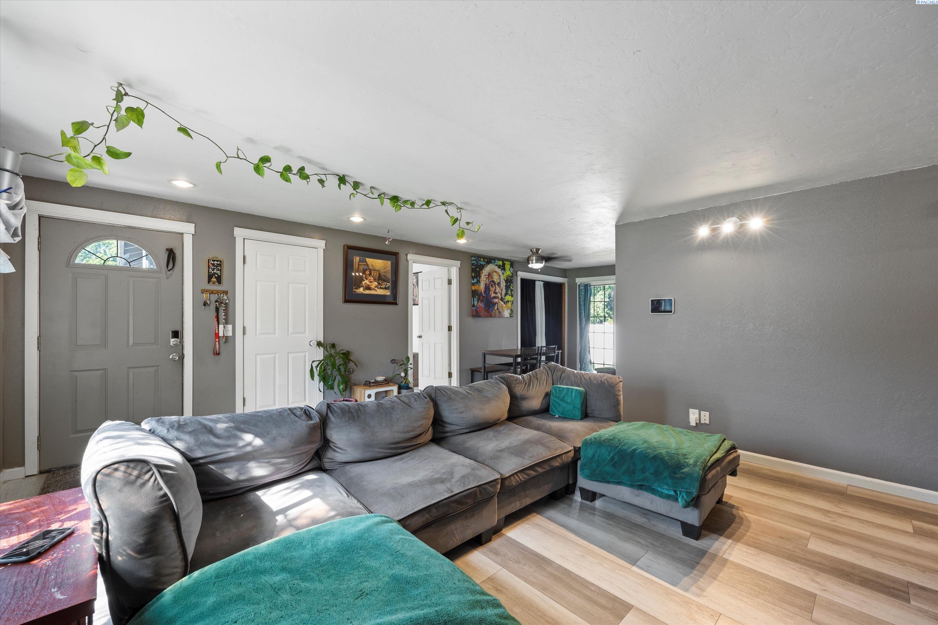 4403 S Ione St.