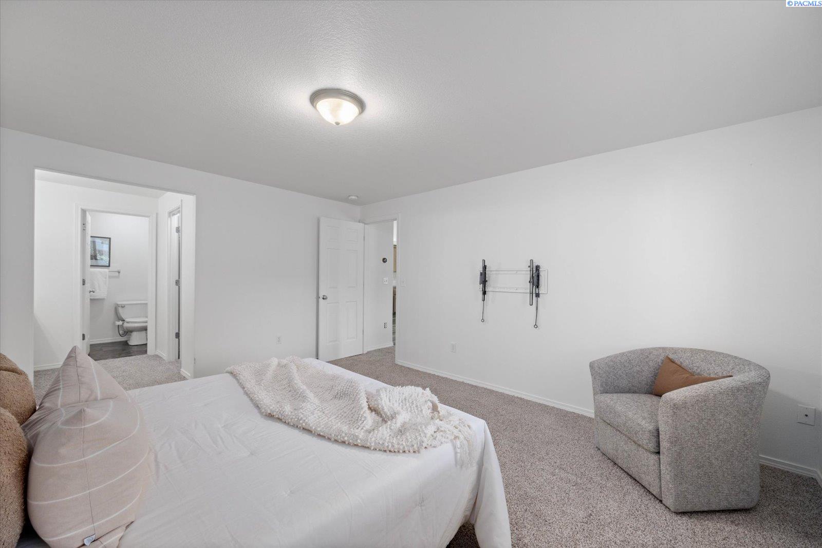 1713 W 39th