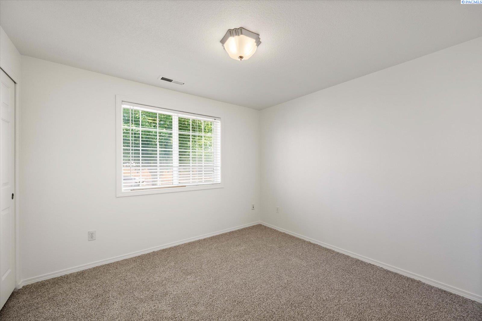 1713 W 39th