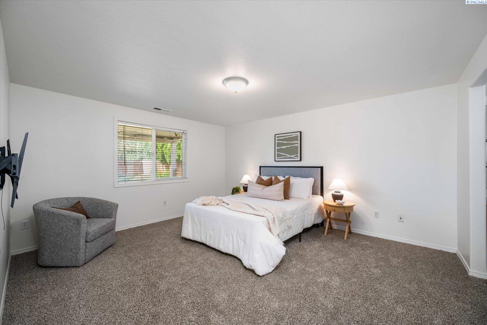 1713 W 39th