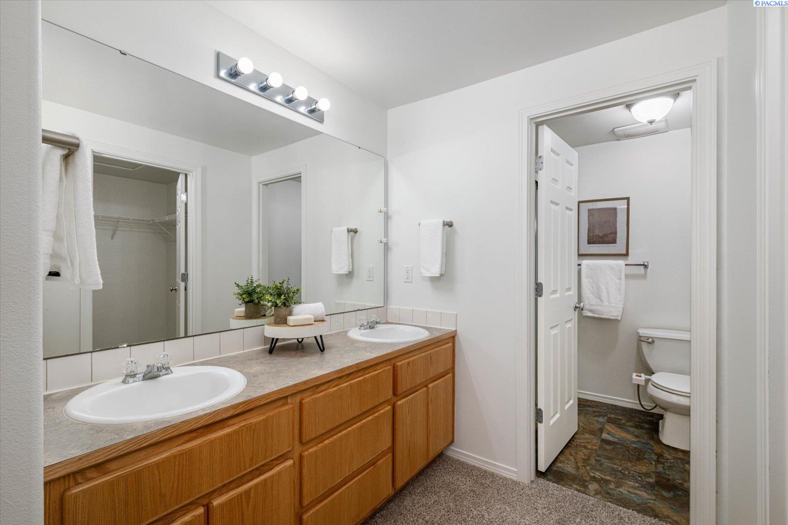 1713 W 39th