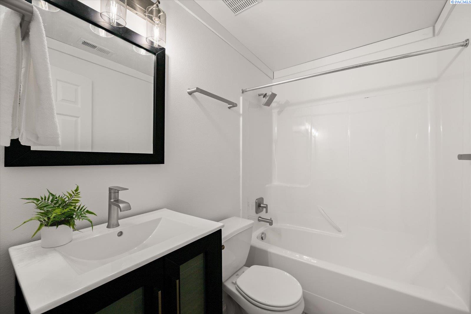 1713 W 39th