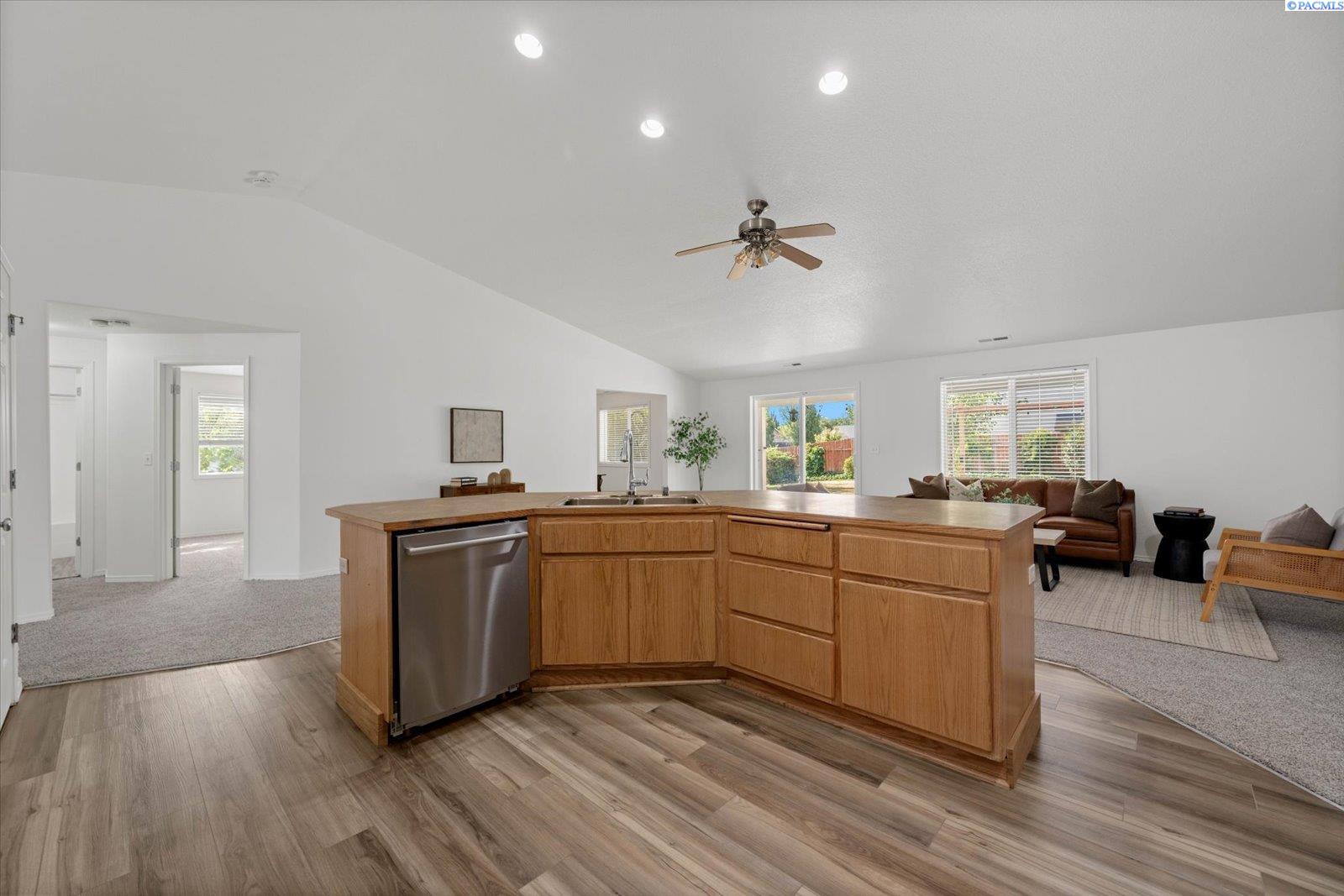 1713 W 39th