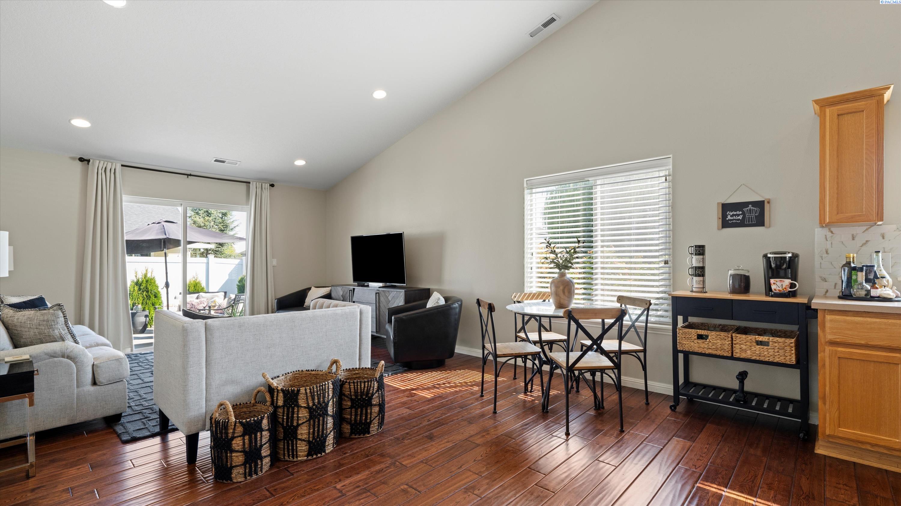 4403 Monterey Dr