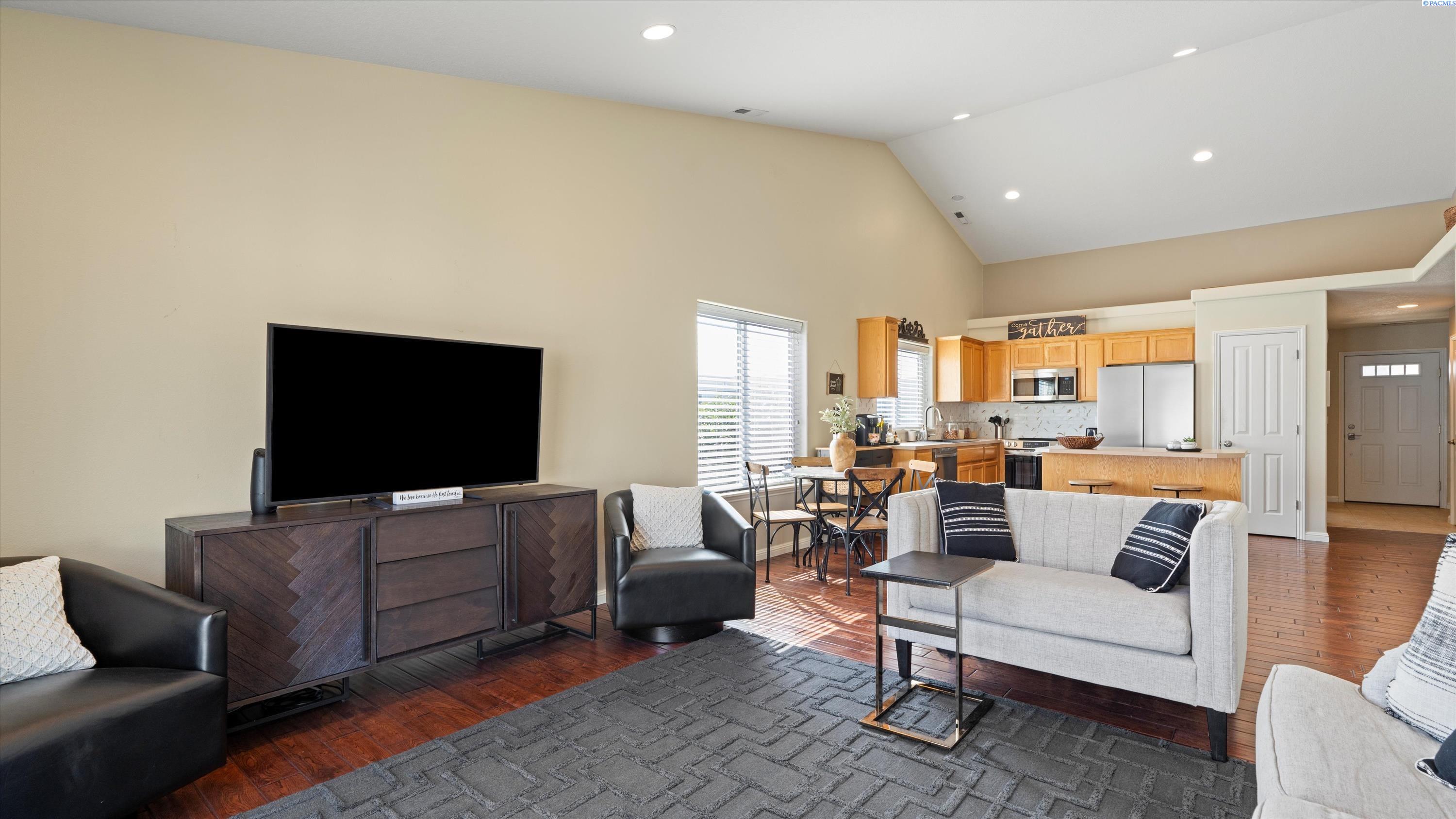 4403 Monterey Dr