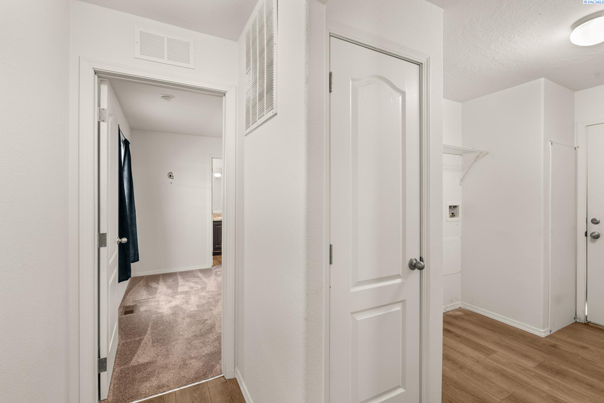 203106 E Bowles # 83