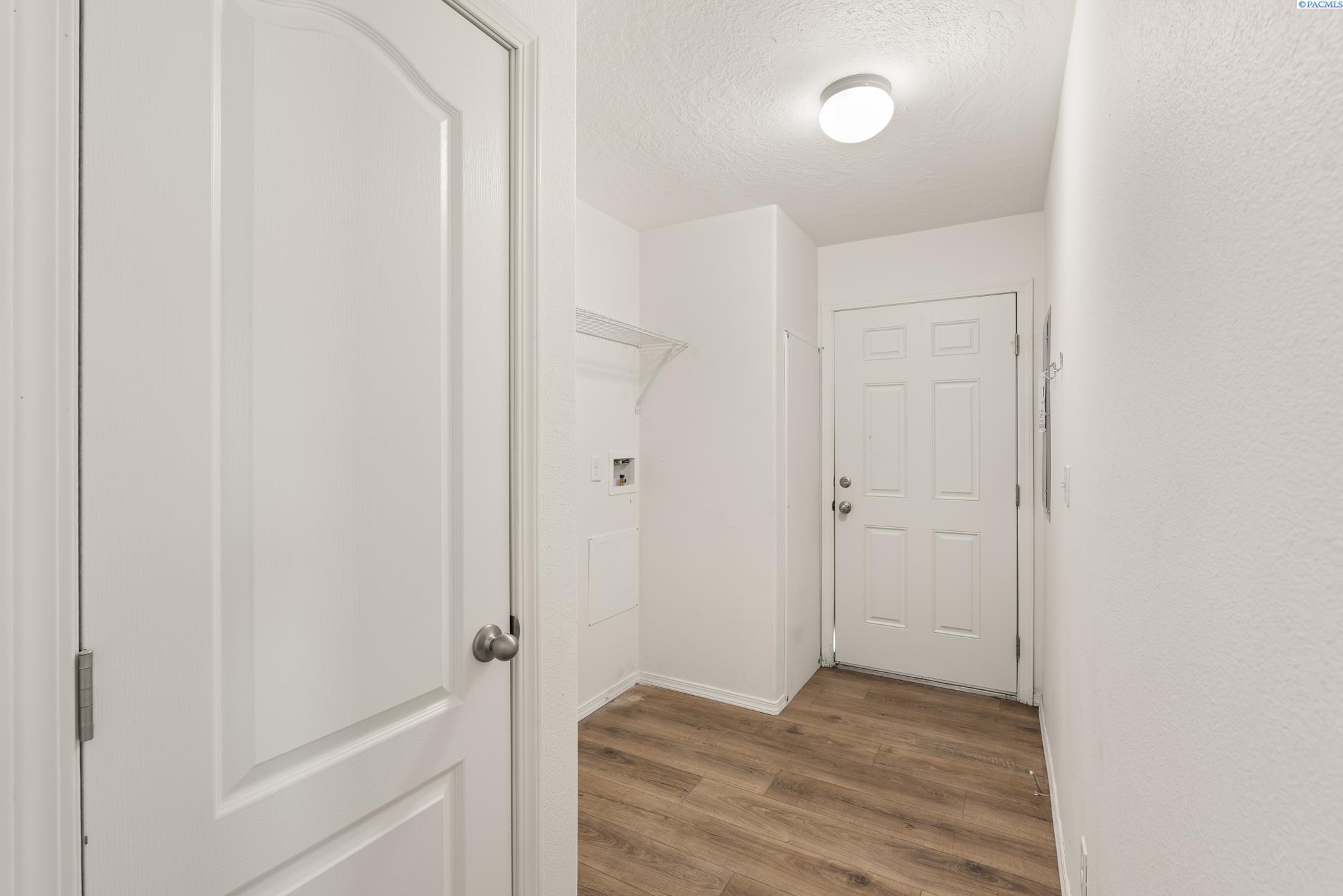 203106 E Bowles # 83