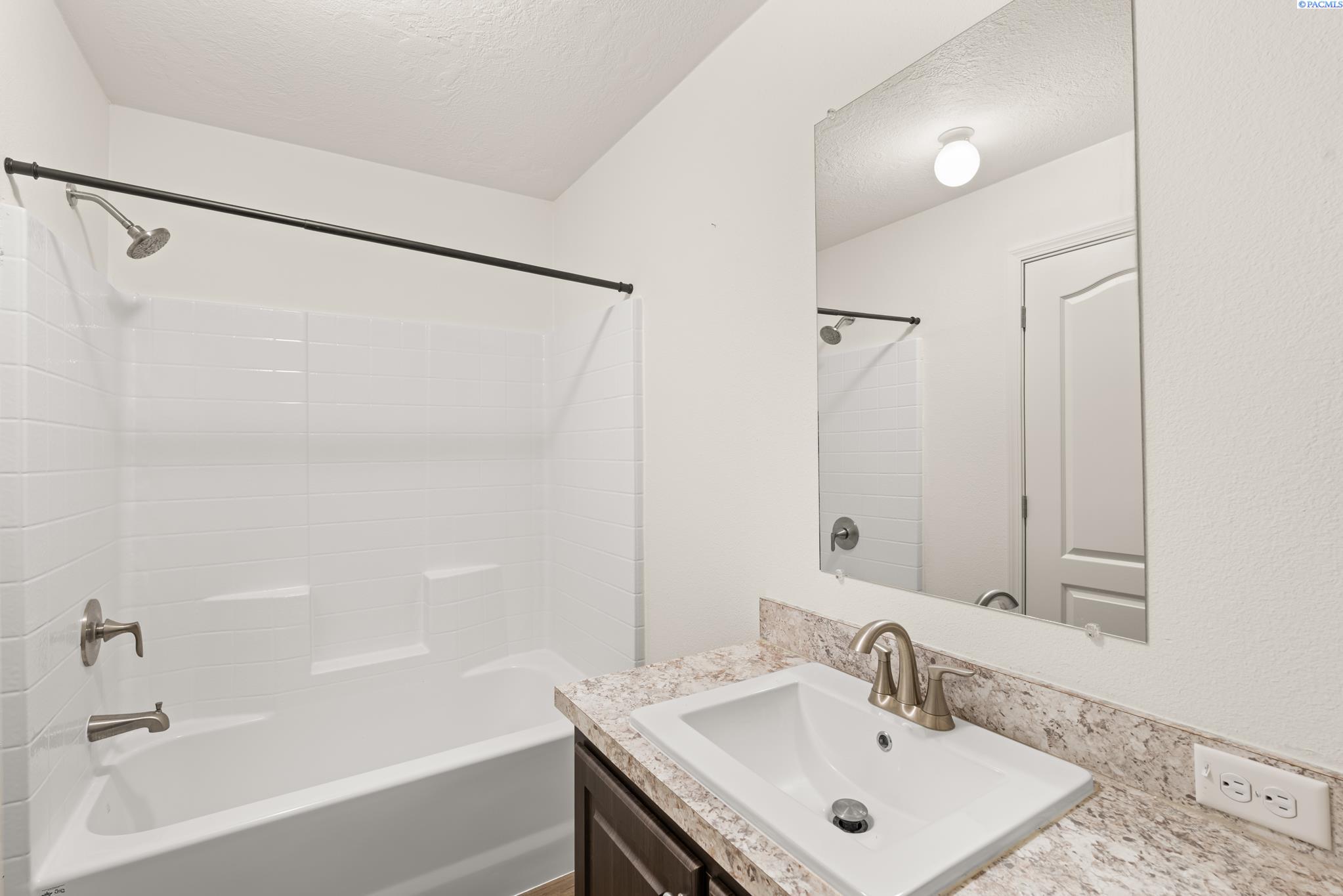203106 E Bowles # 83