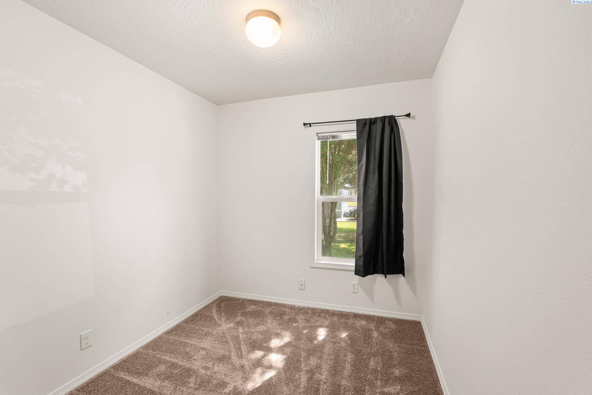 203106 E Bowles # 83