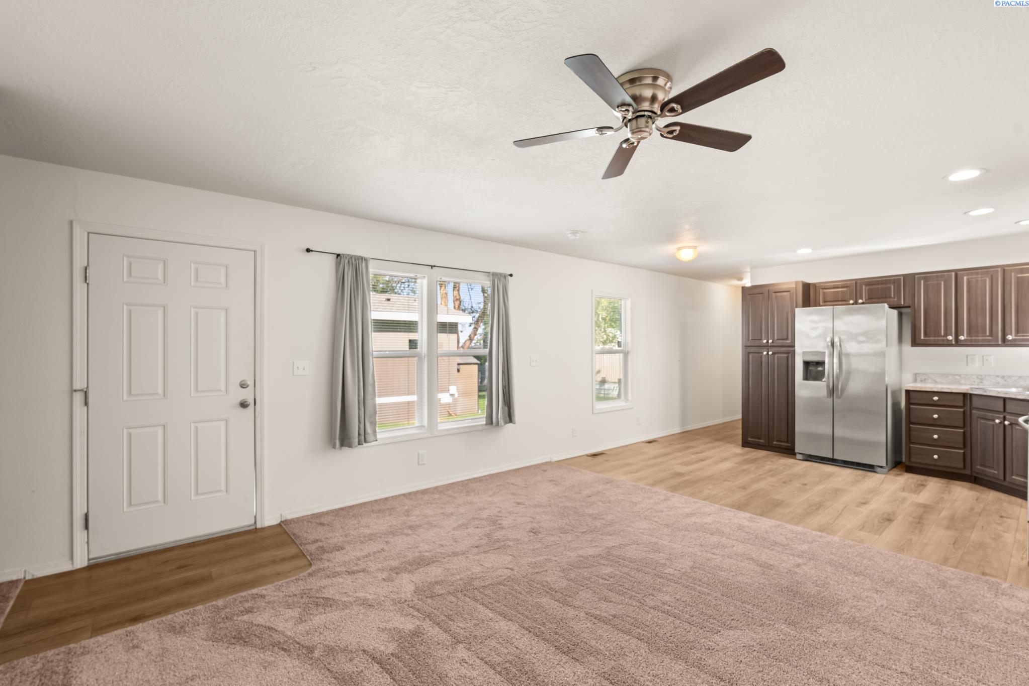 203106 E Bowles # 83