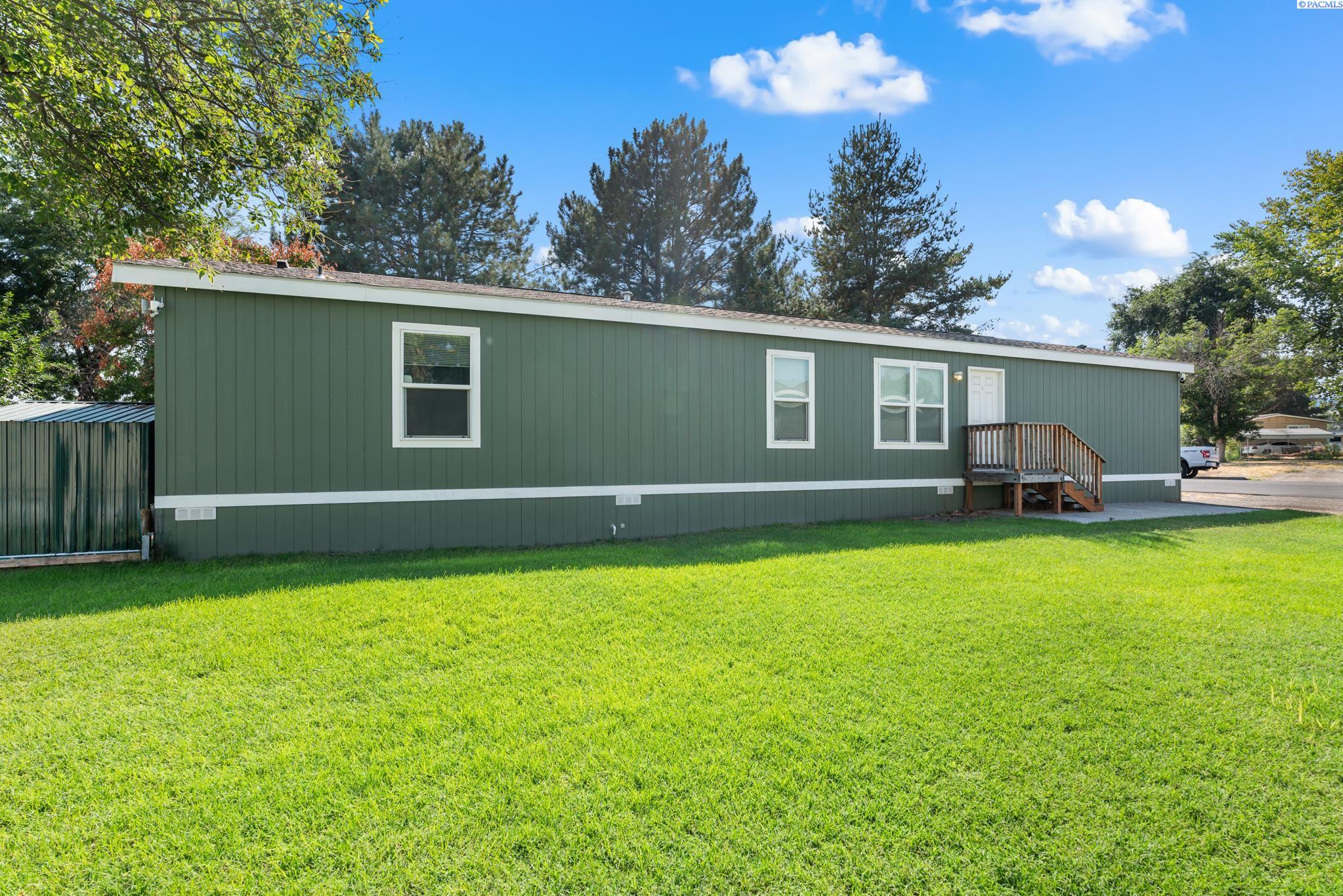 203106 E Bowles # 83