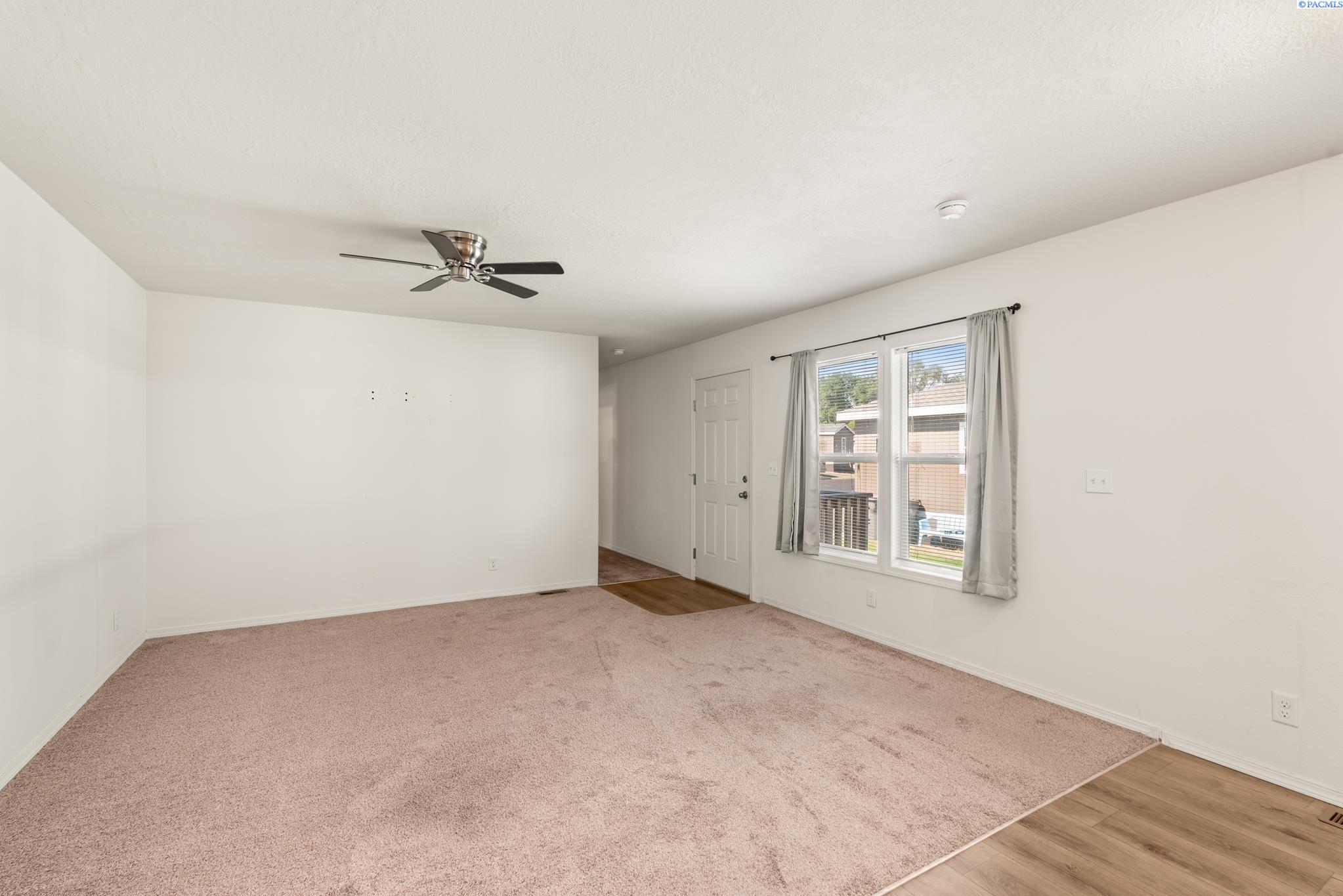 203106 E Bowles # 83
