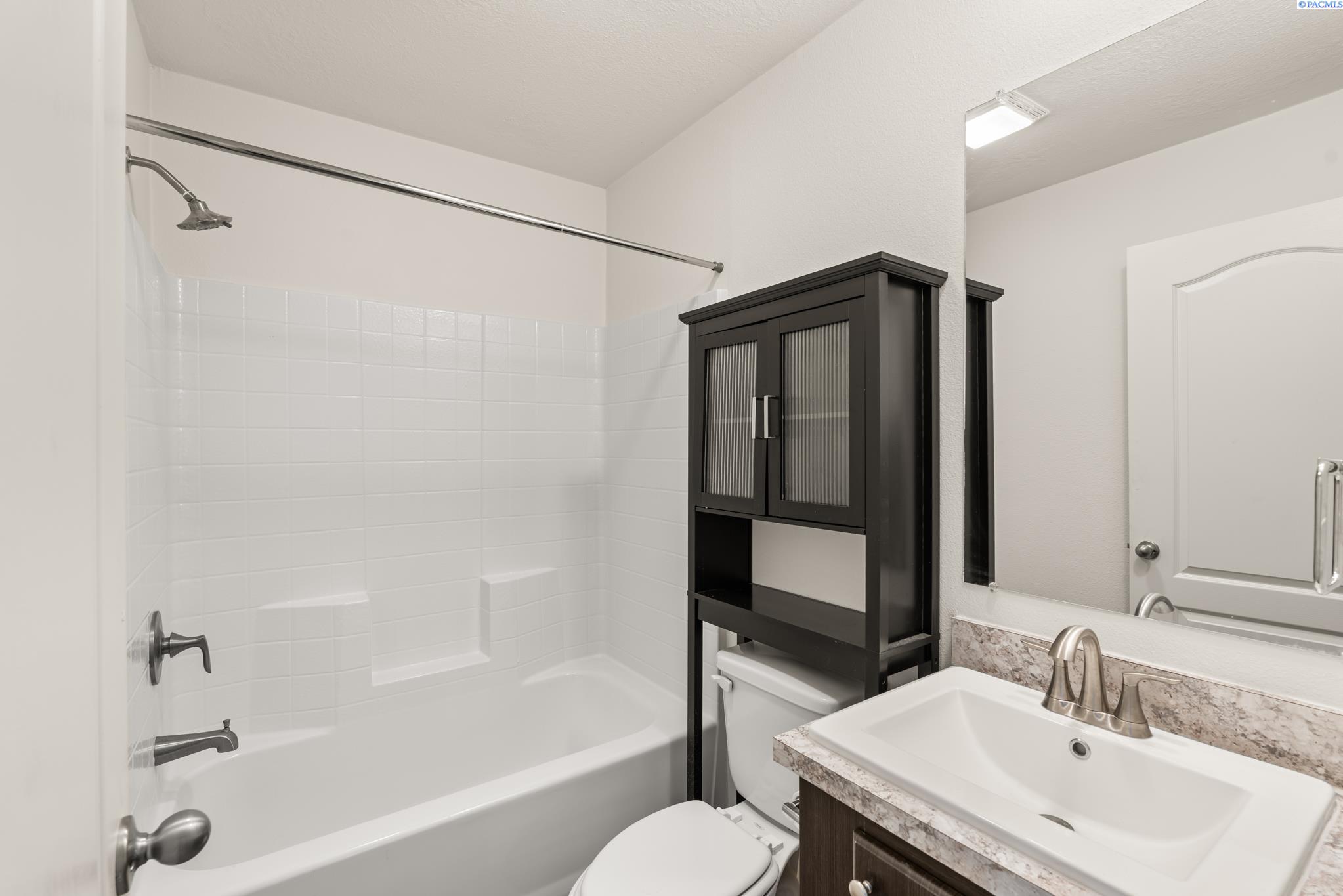 203106 E Bowles # 83