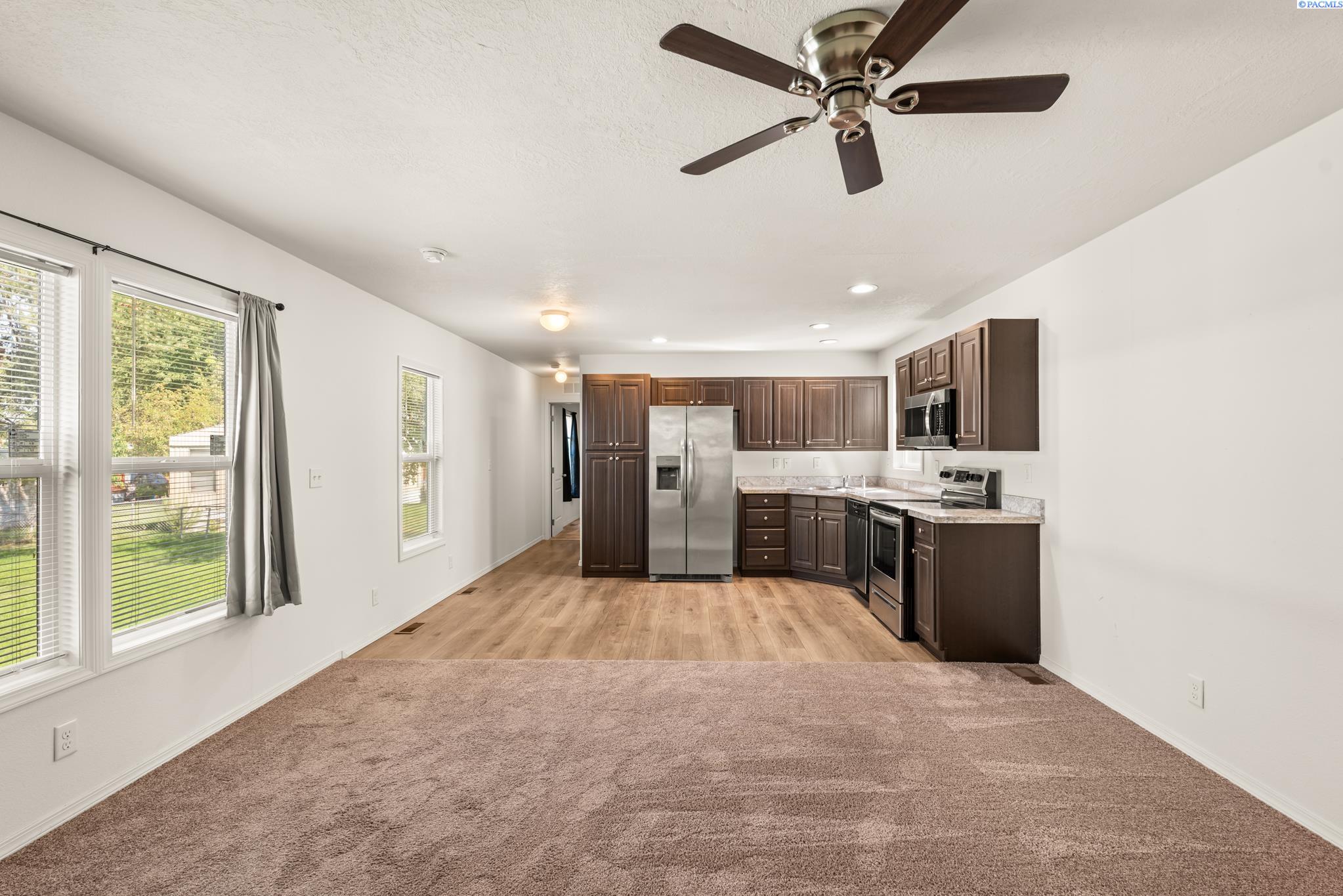 203106 E Bowles # 83