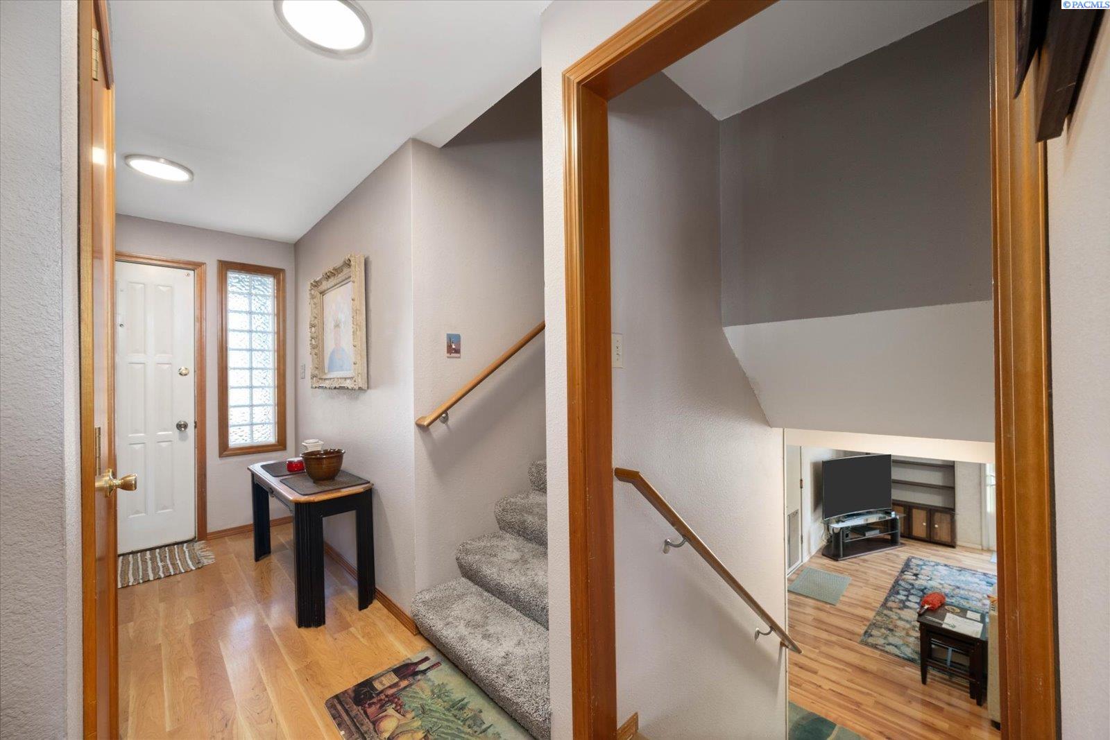909 W 34th