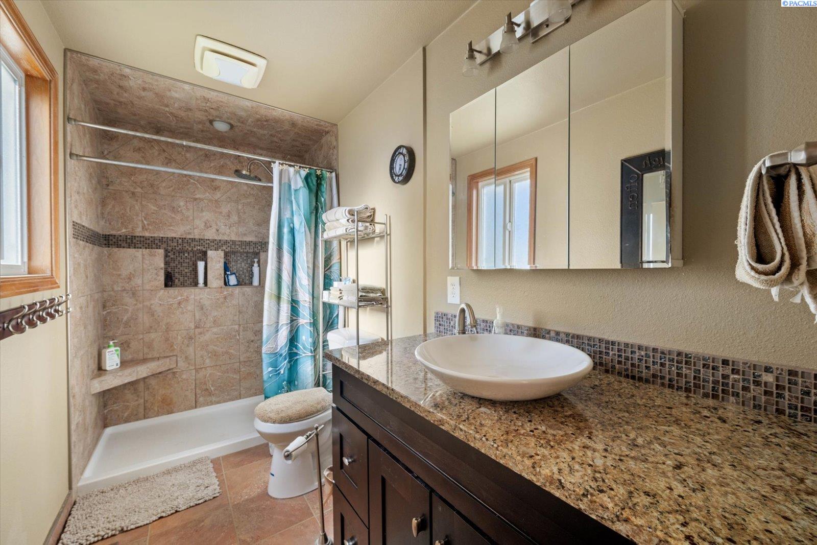 909 W 34th