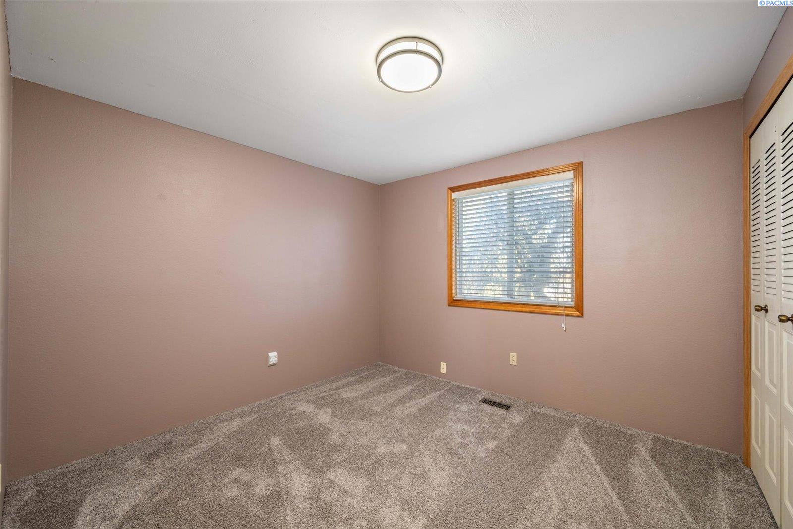 909 W 34th