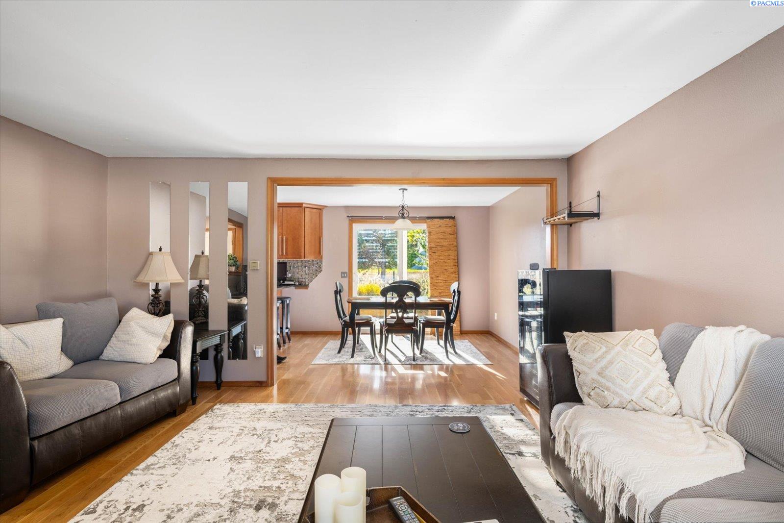 909 W 34th
