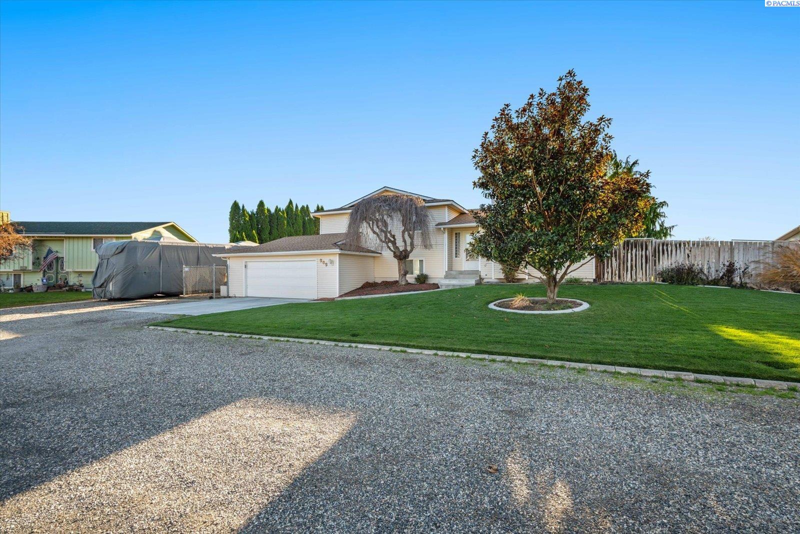 909 W 34th