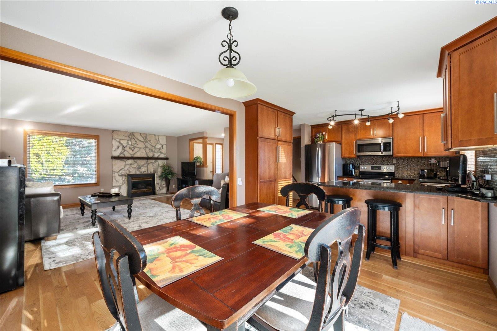 909 W 34th