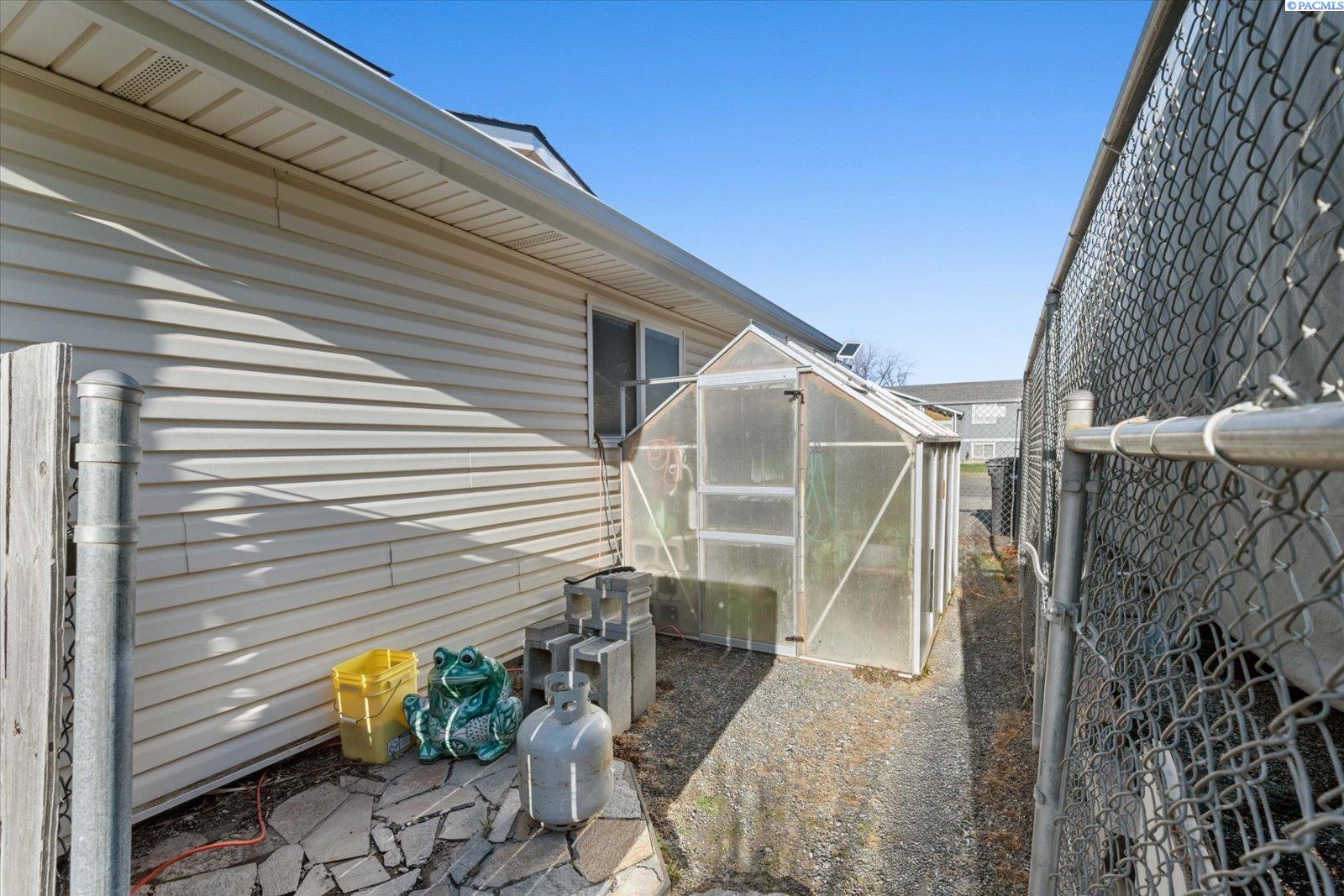 909 W 34th