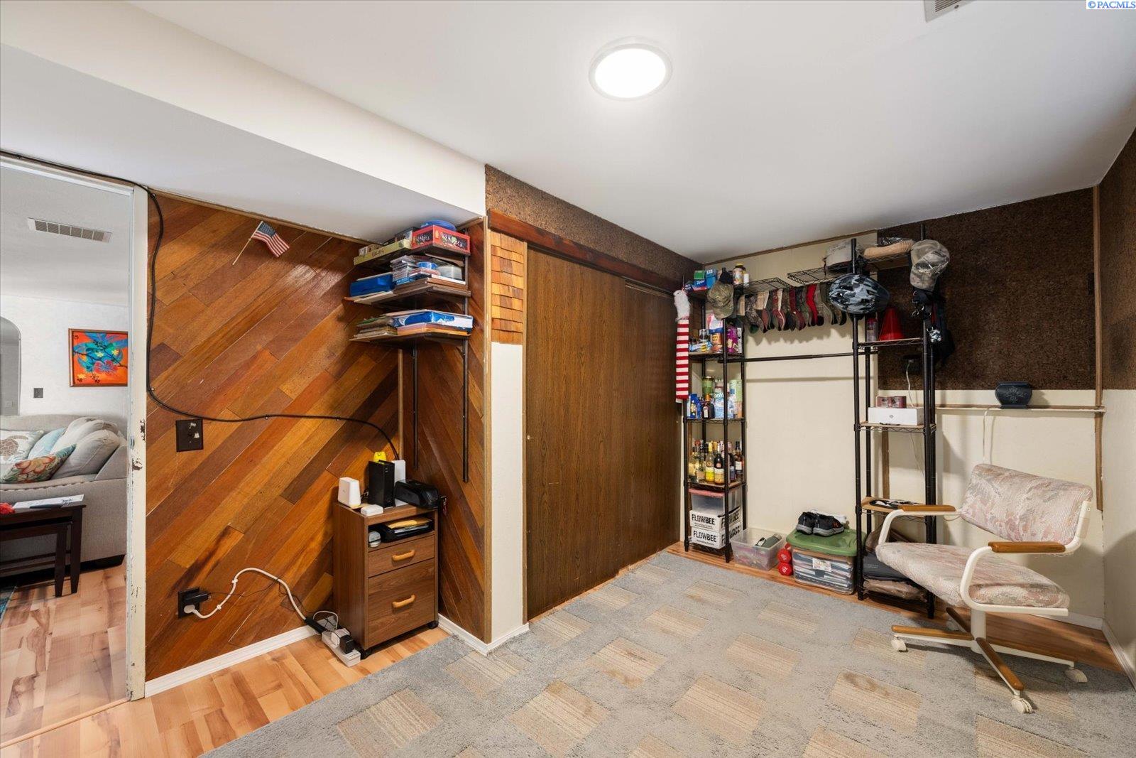 909 W 34th