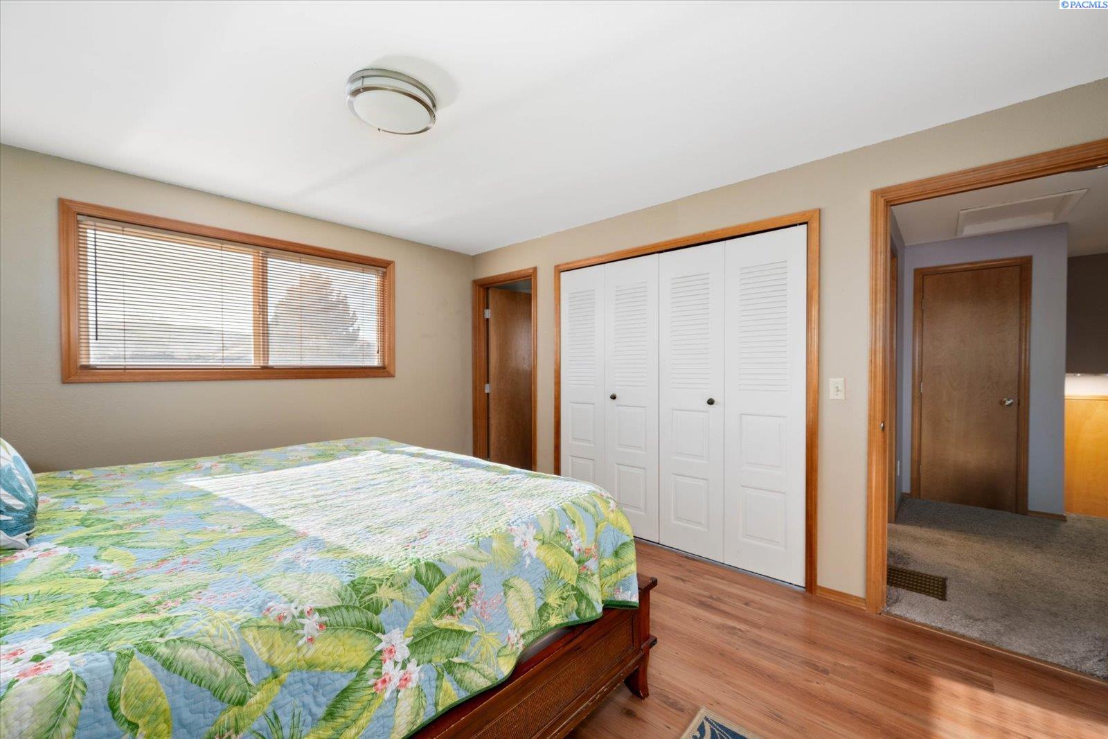 909 W 34th