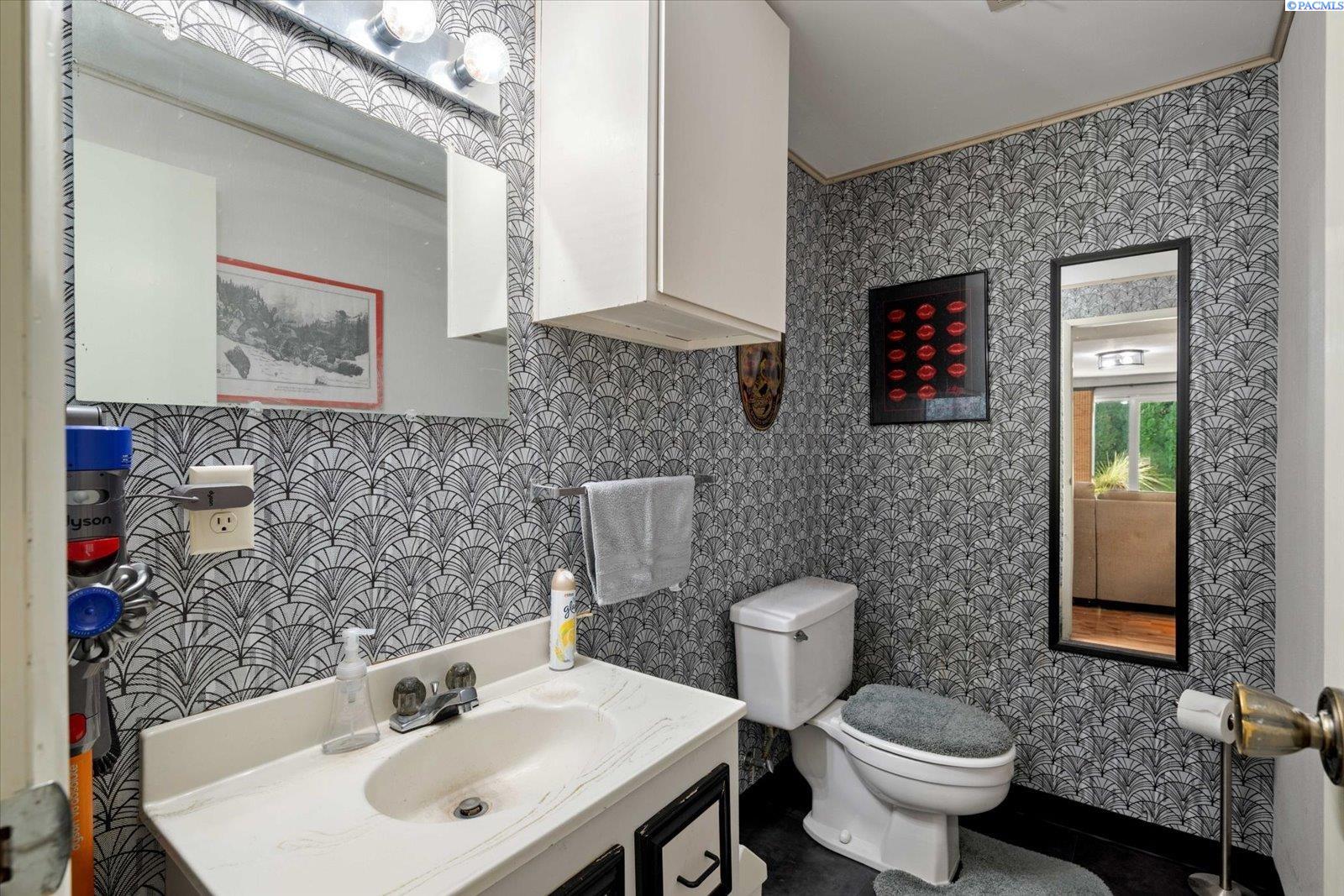 909 W 34th