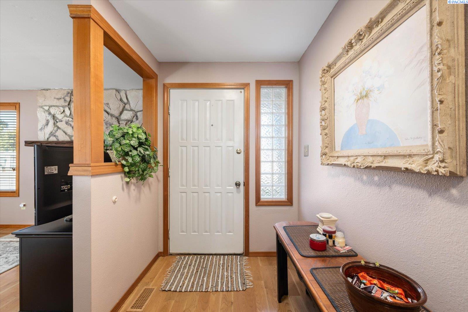 909 W 34th