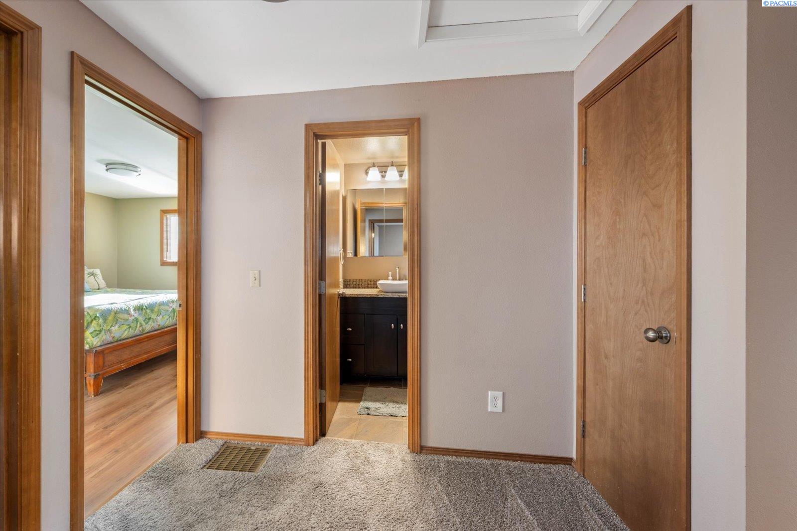 909 W 34th