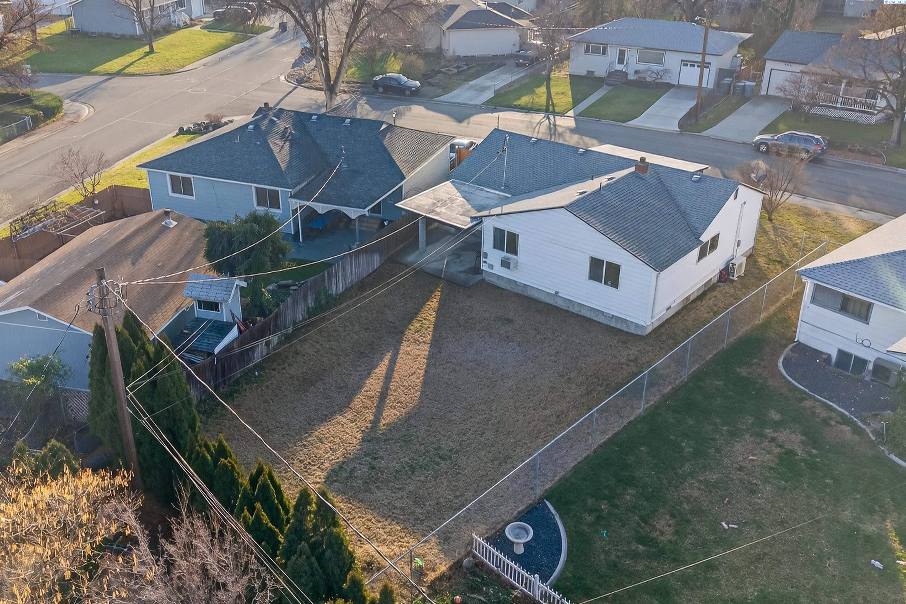 2018 Blue Ave
