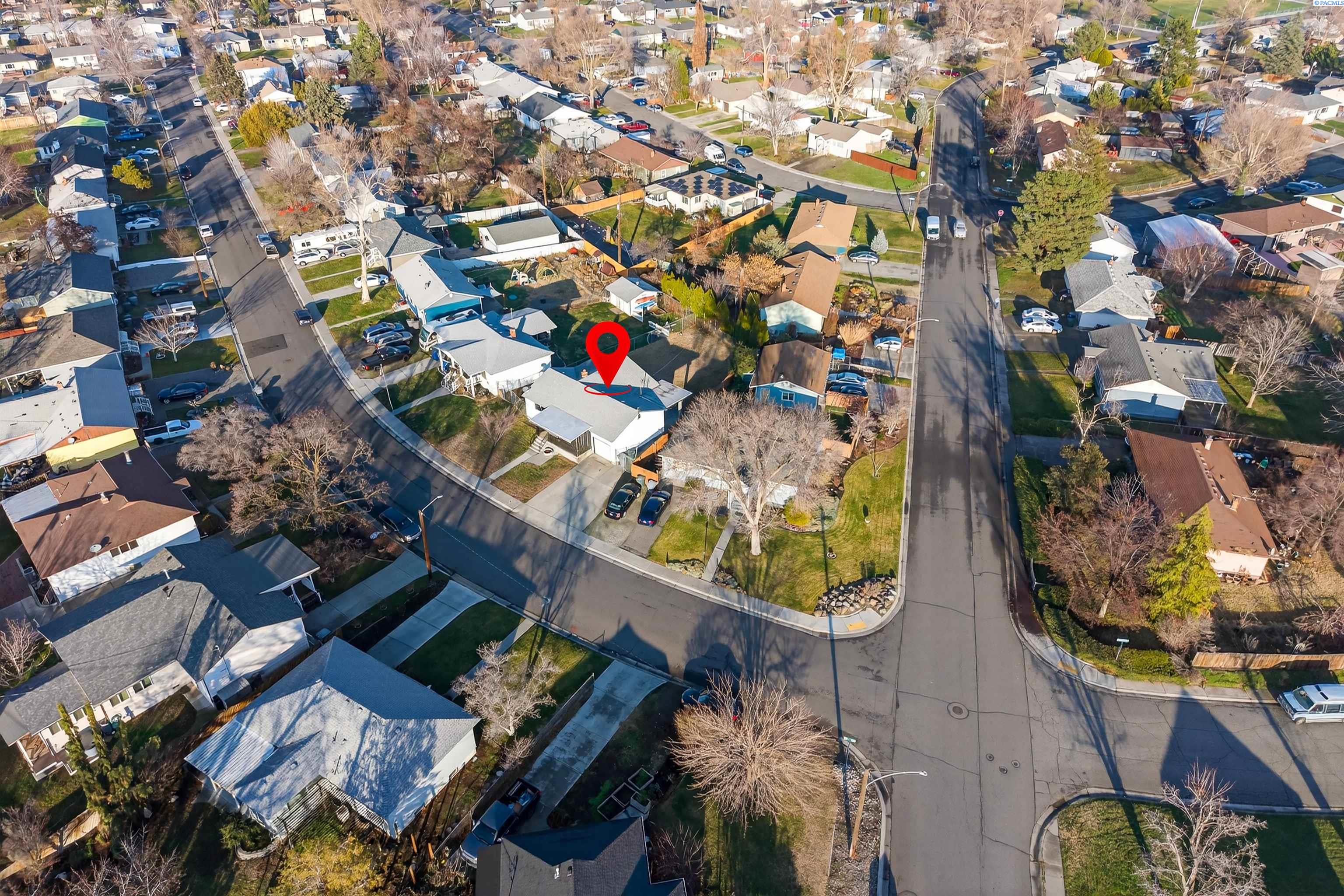 2018 Blue Ave