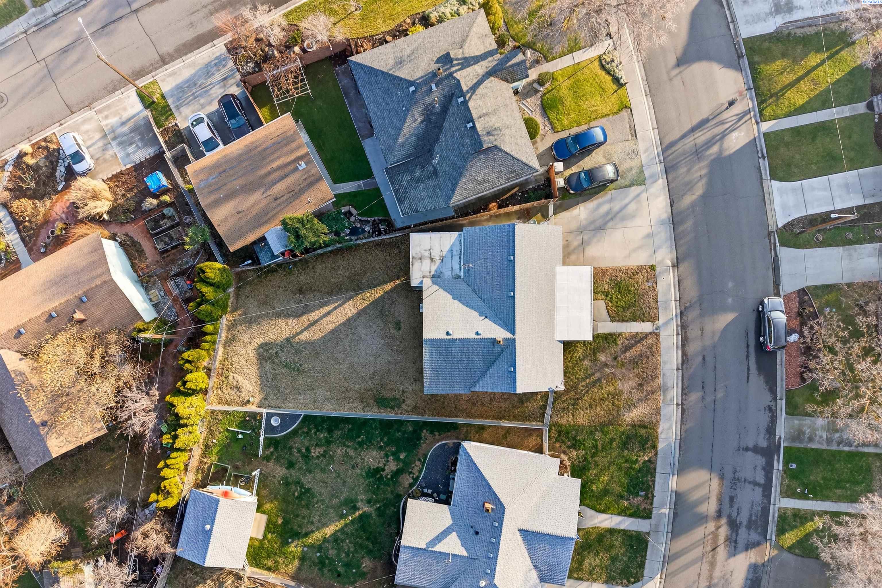 2018 Blue Ave