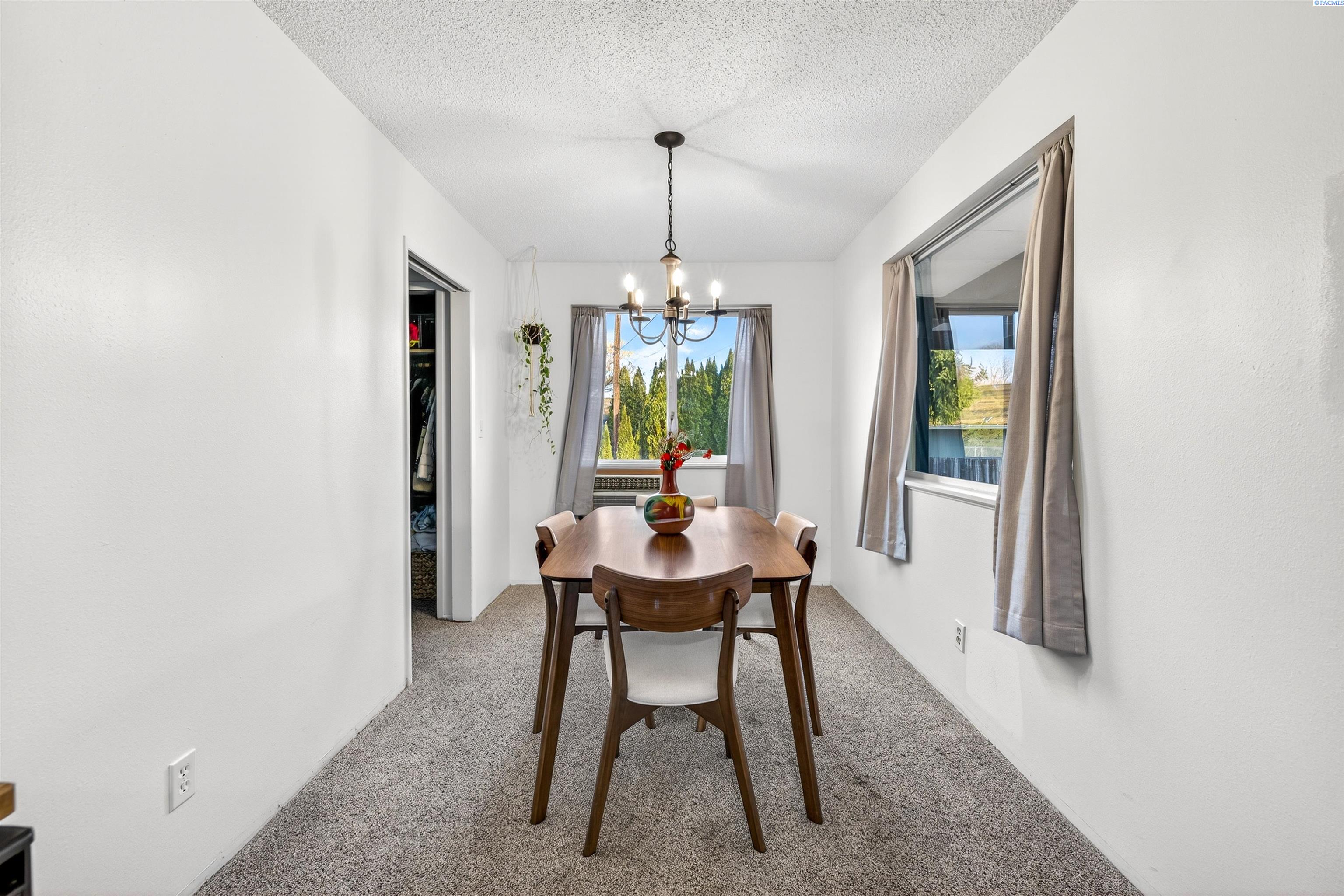 2018 Blue Ave