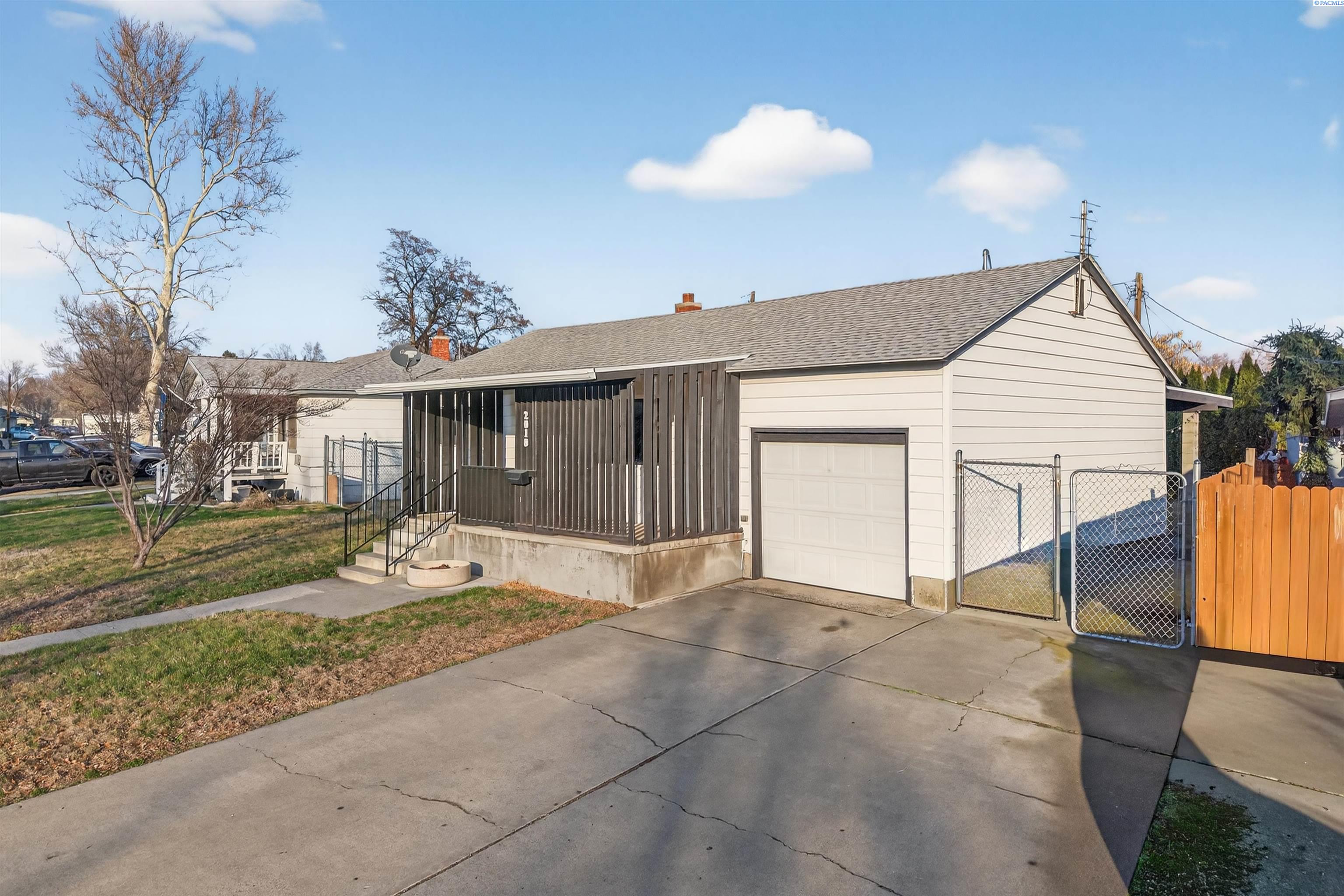 2018 Blue Ave