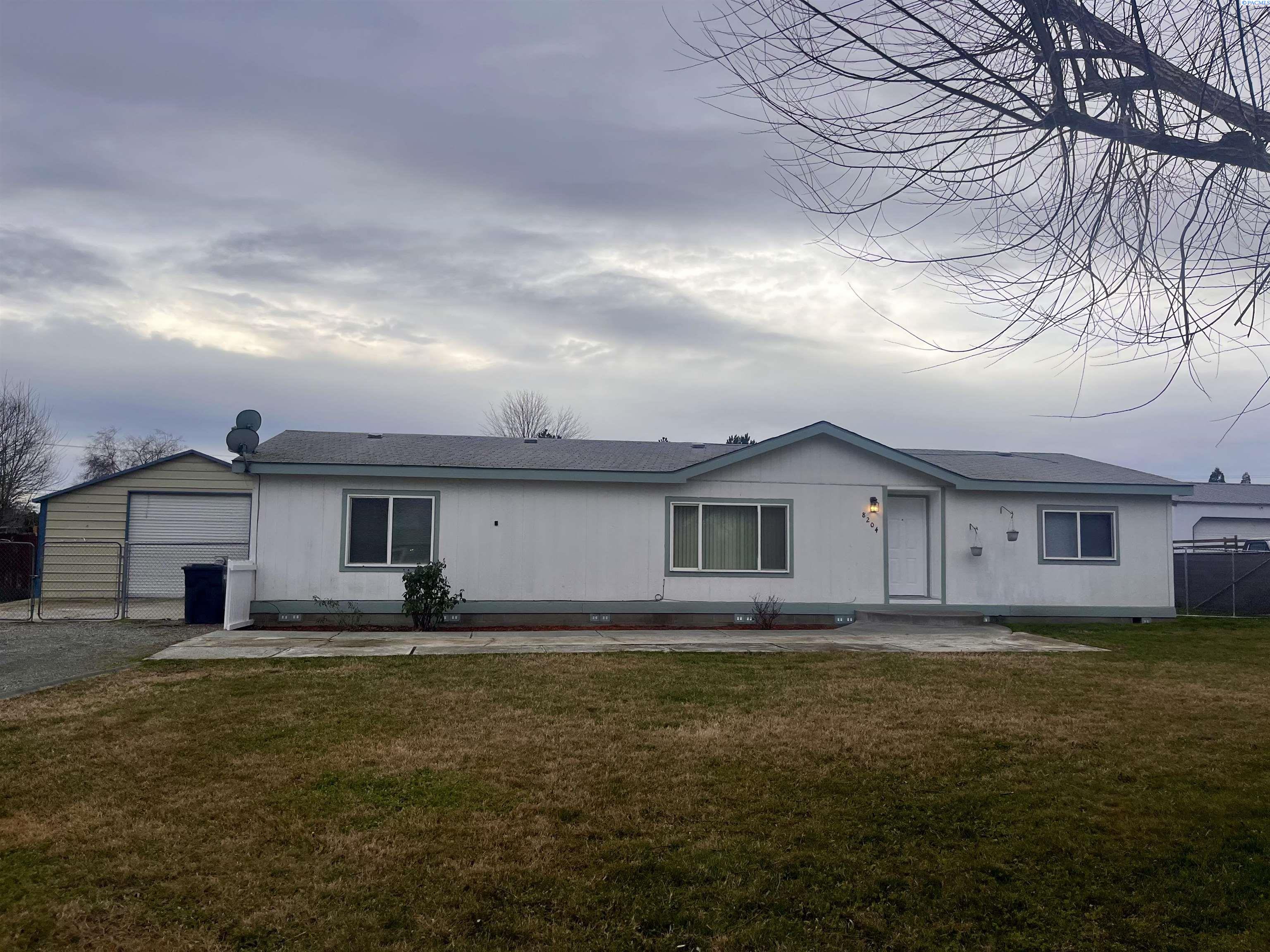 8204 W Ruby